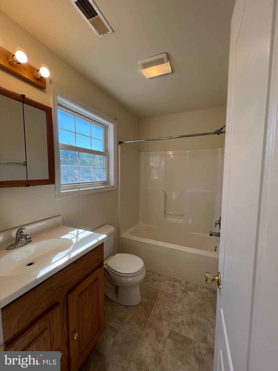 AMBER WOODS - Residential