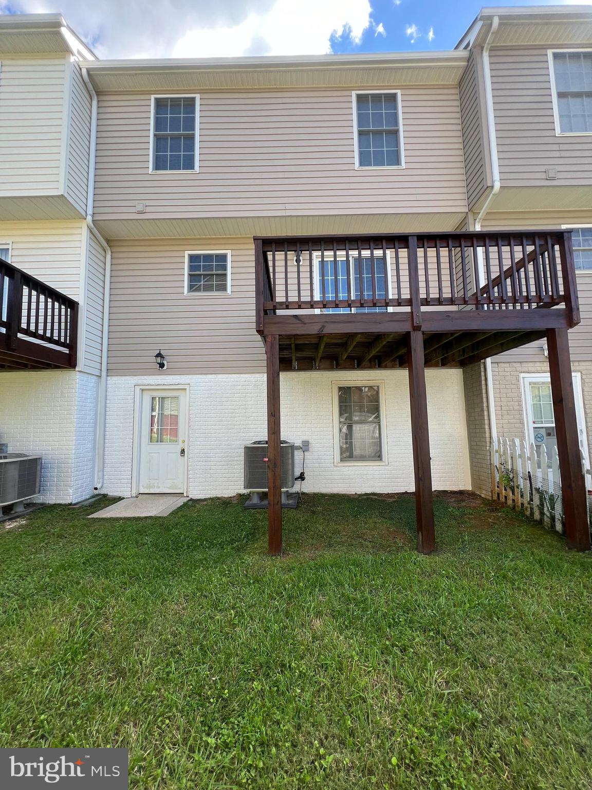 AMBER WOODS - Residential