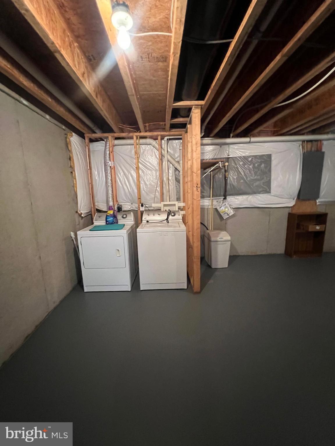 AMBER WOODS - Residential