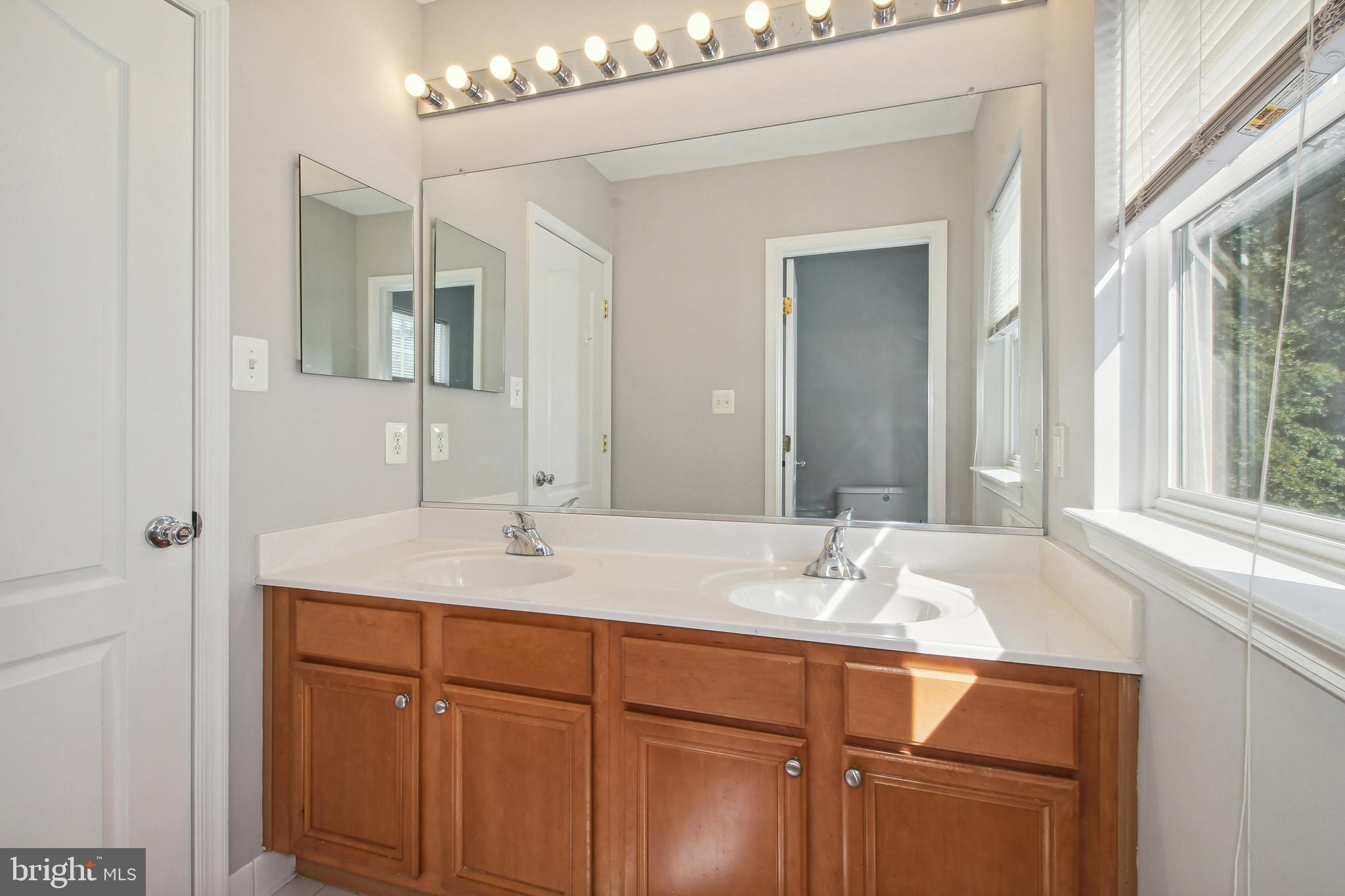 SEVEN OAKS - Residential