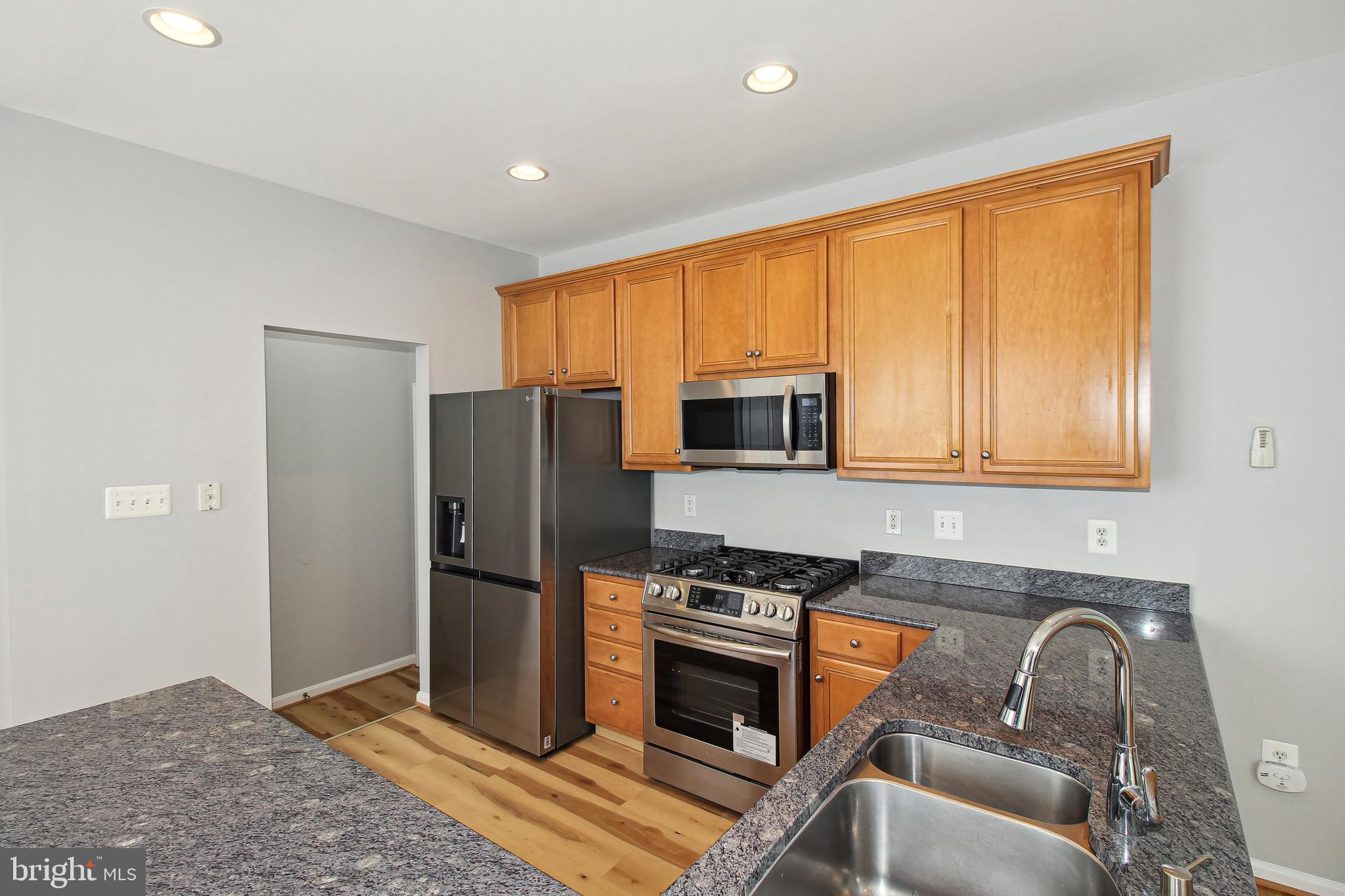 SEVEN OAKS - Residential