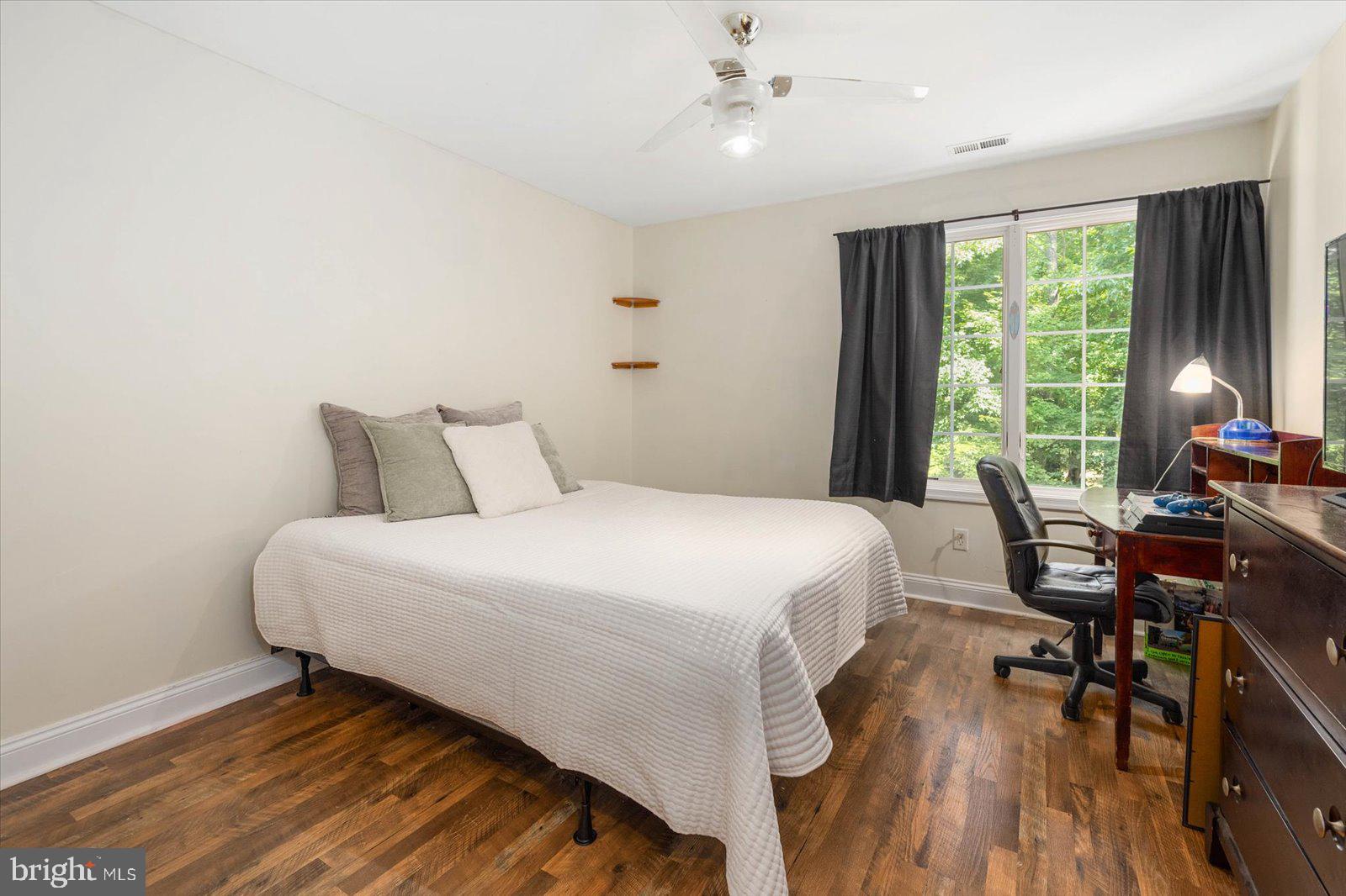 WHISPERING WOODS - Residential