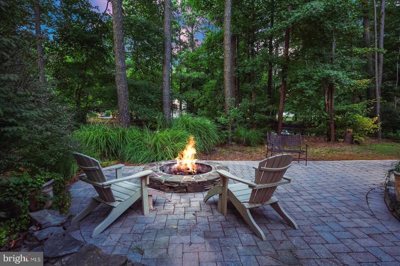 WHISPERING WOODS - Residential