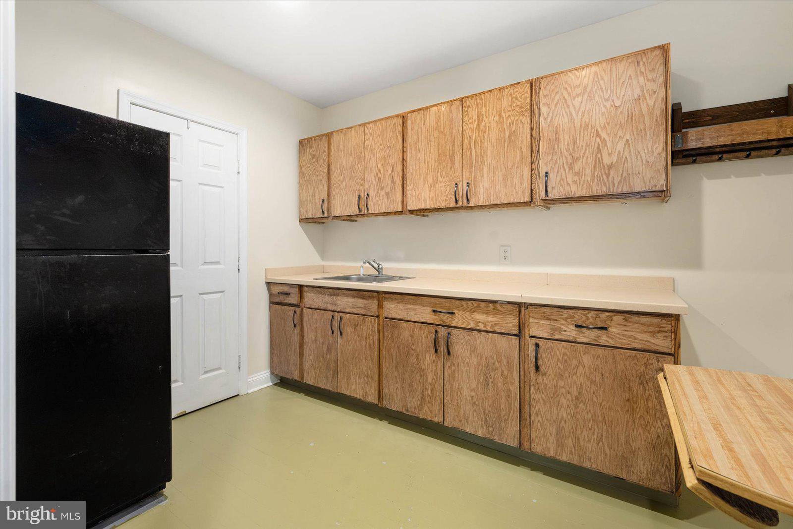 WHISPERING WOODS - Residential