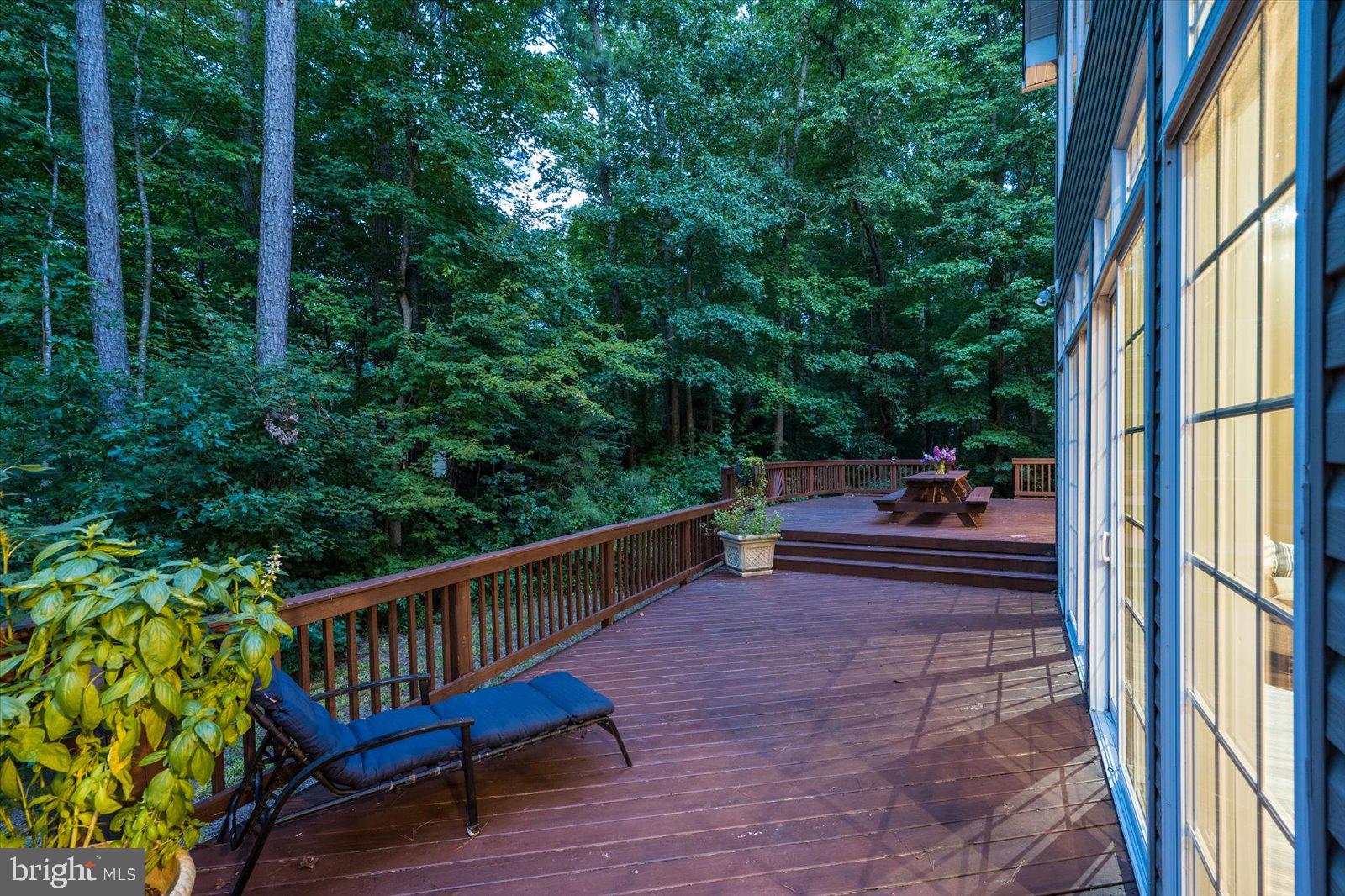 WHISPERING WOODS - Residential