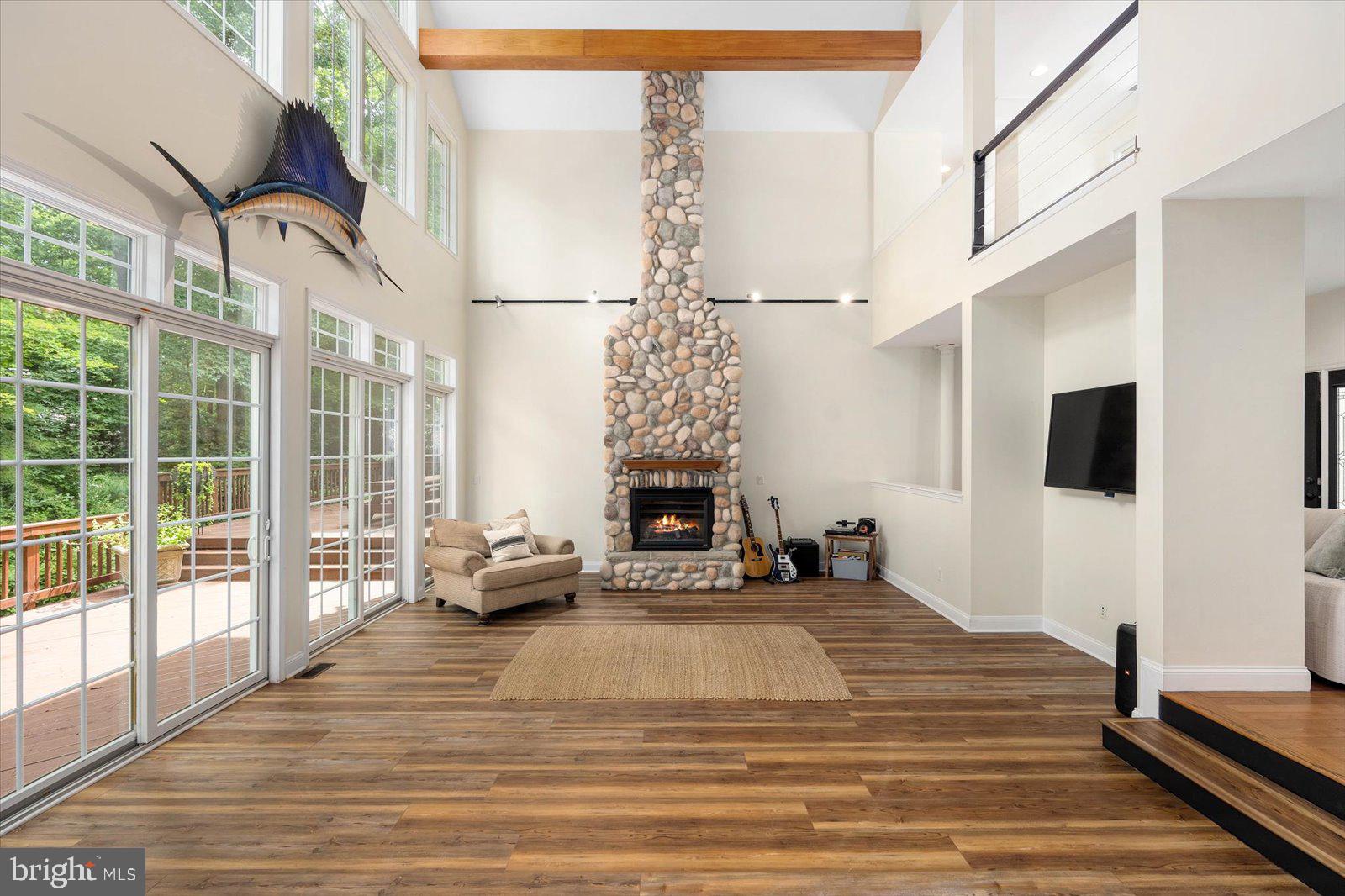 WHISPERING WOODS - Residential