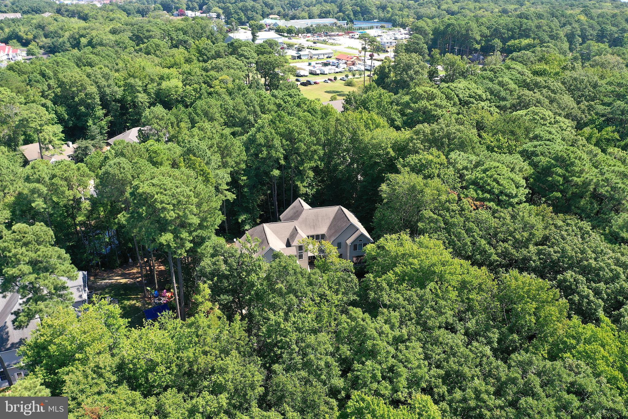 WHISPERING WOODS - Residential