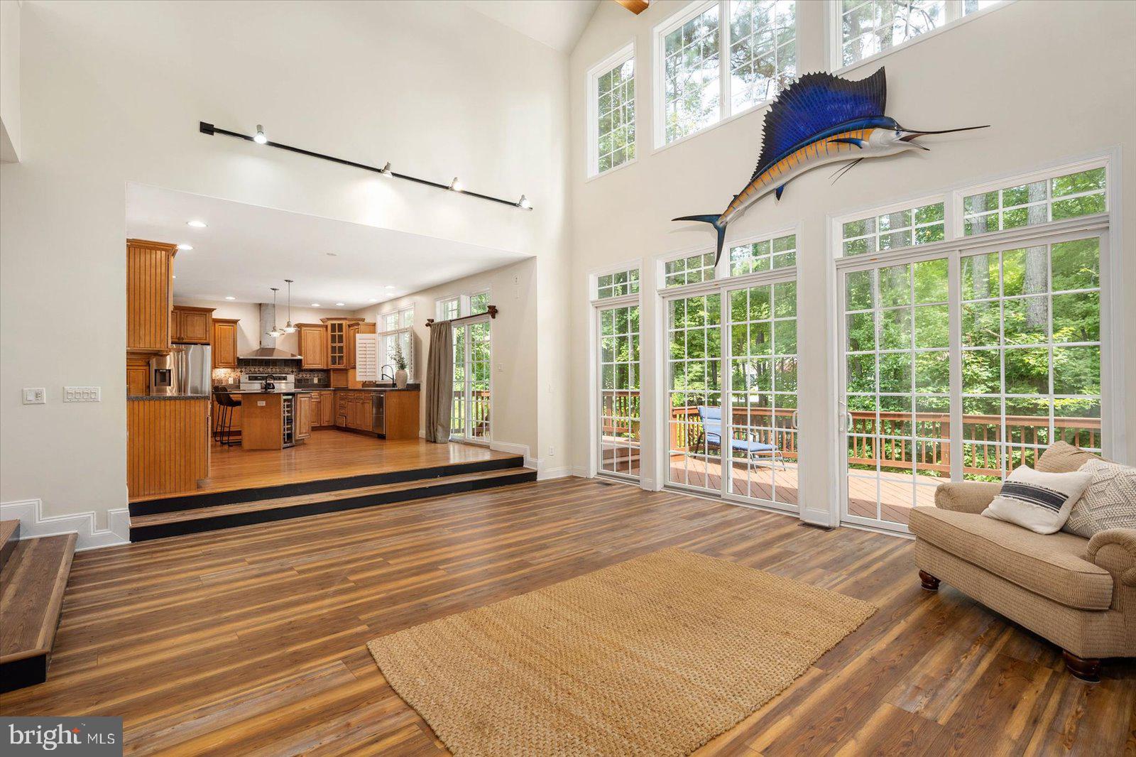 WHISPERING WOODS - Residential