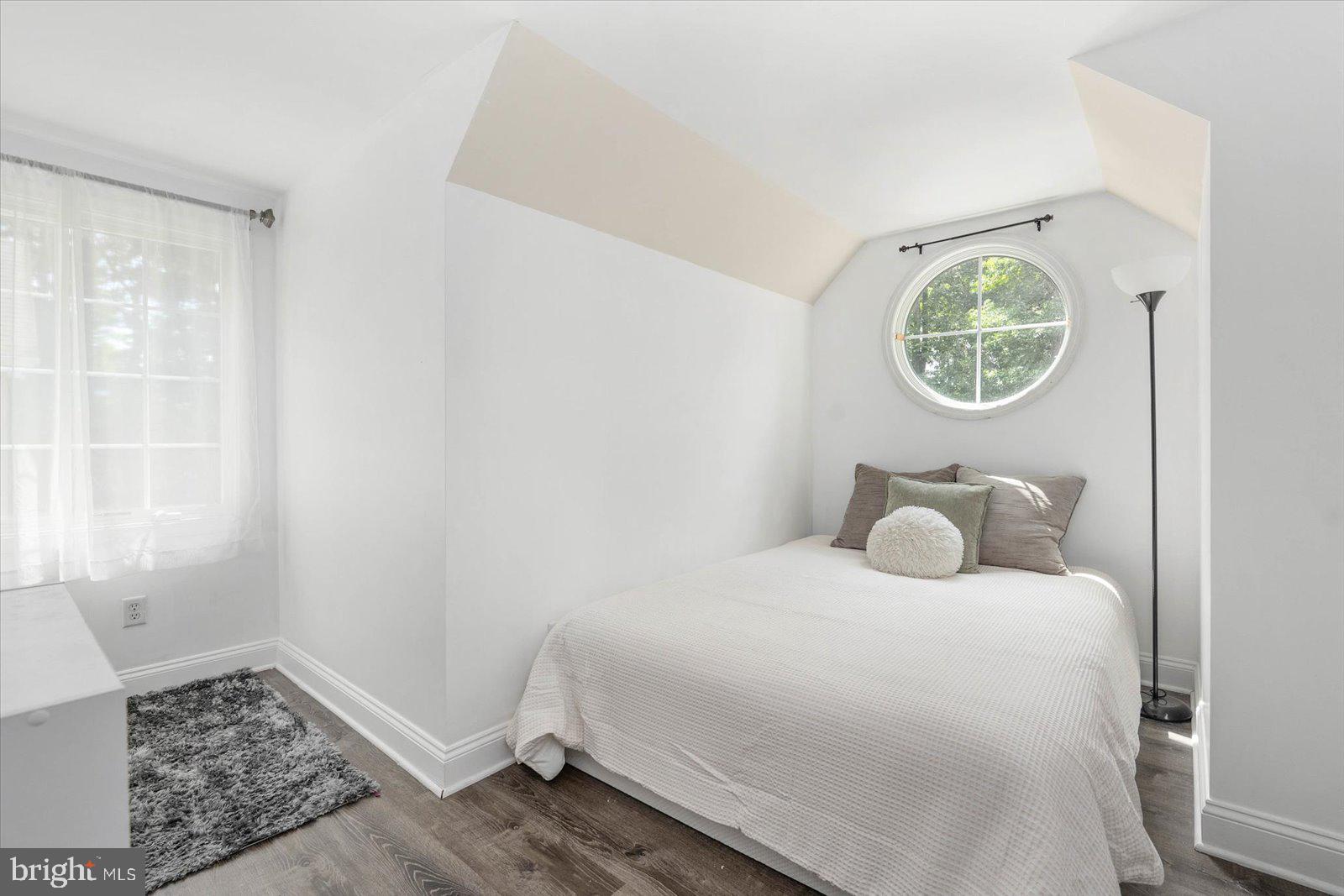 WHISPERING WOODS - Residential