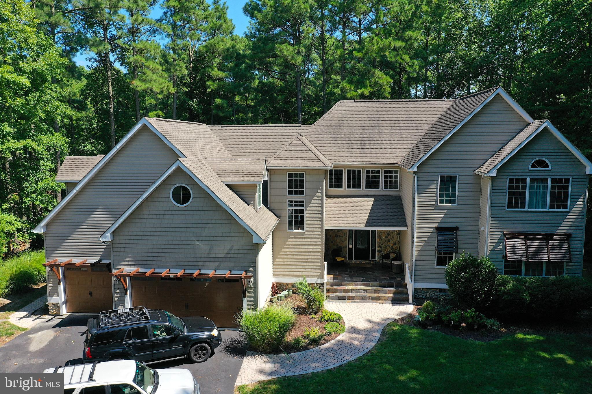 WHISPERING WOODS - Residential