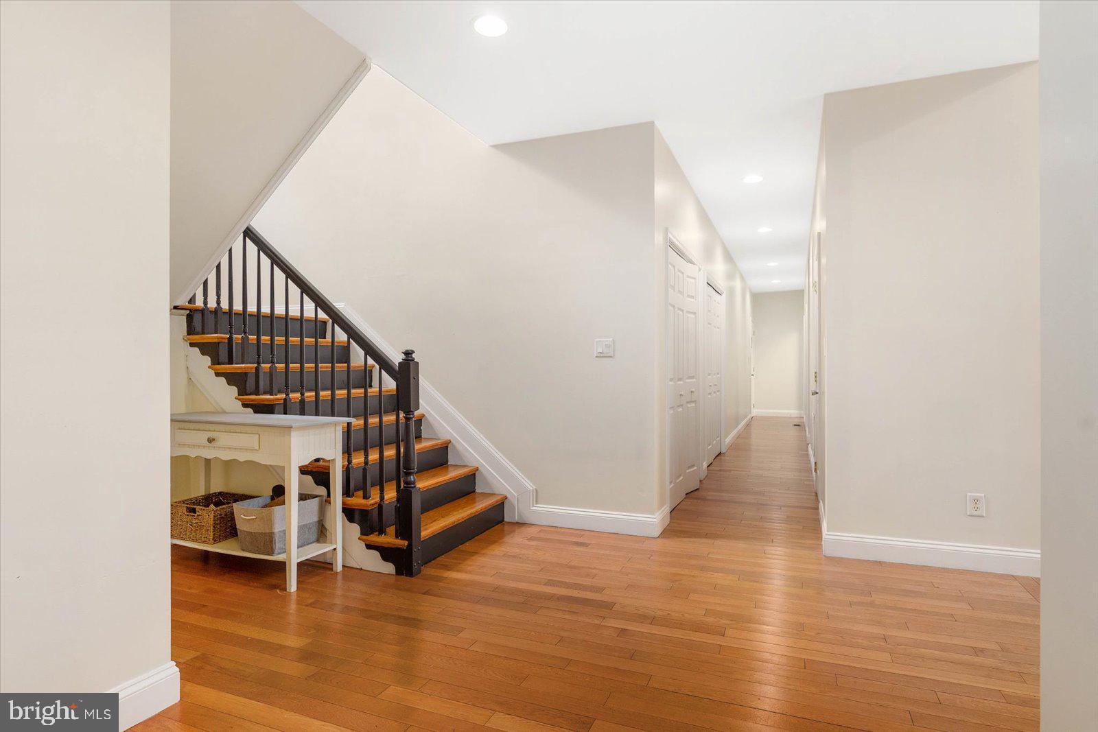 WHISPERING WOODS - Residential