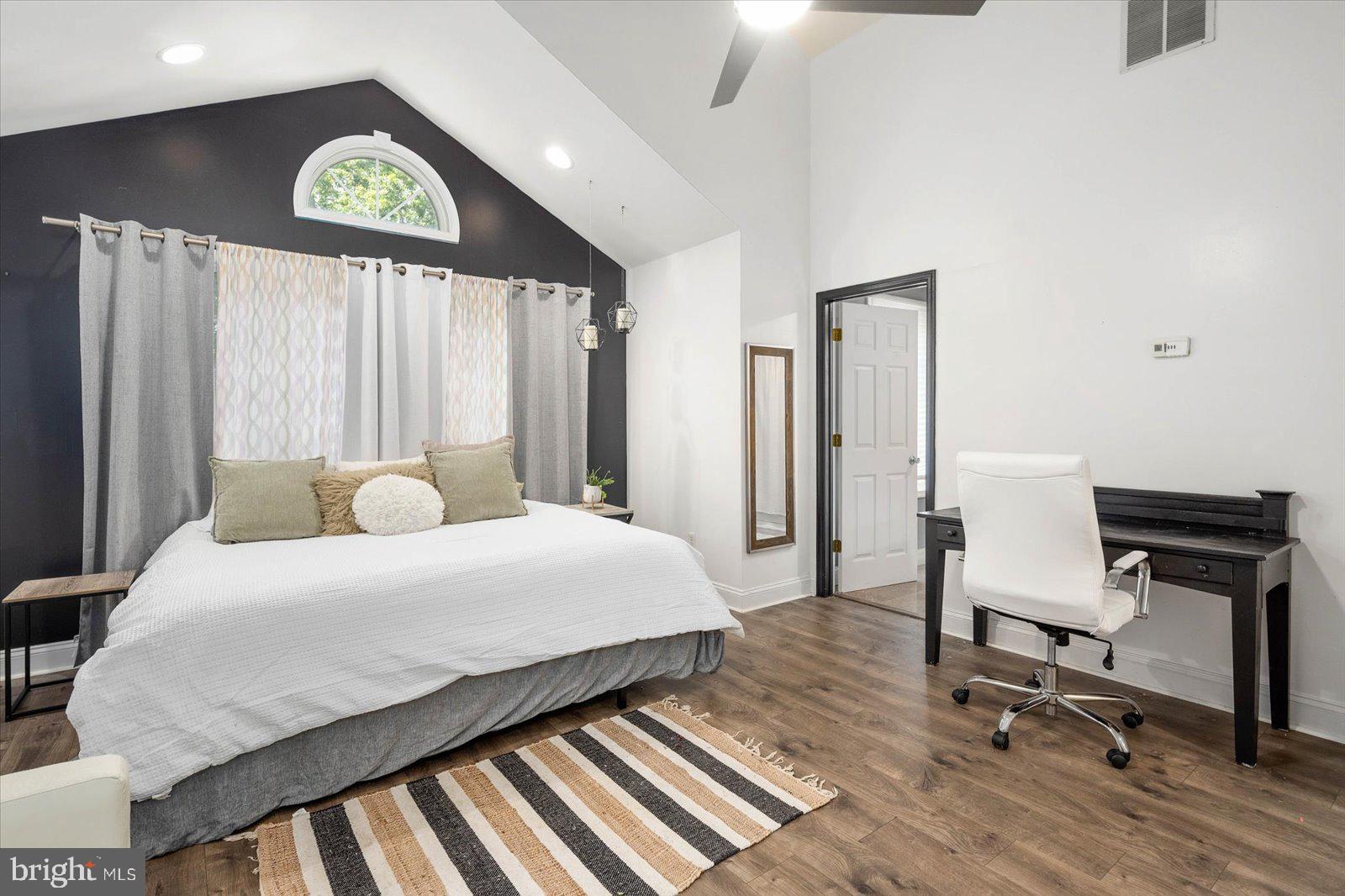 WHISPERING WOODS - Residential