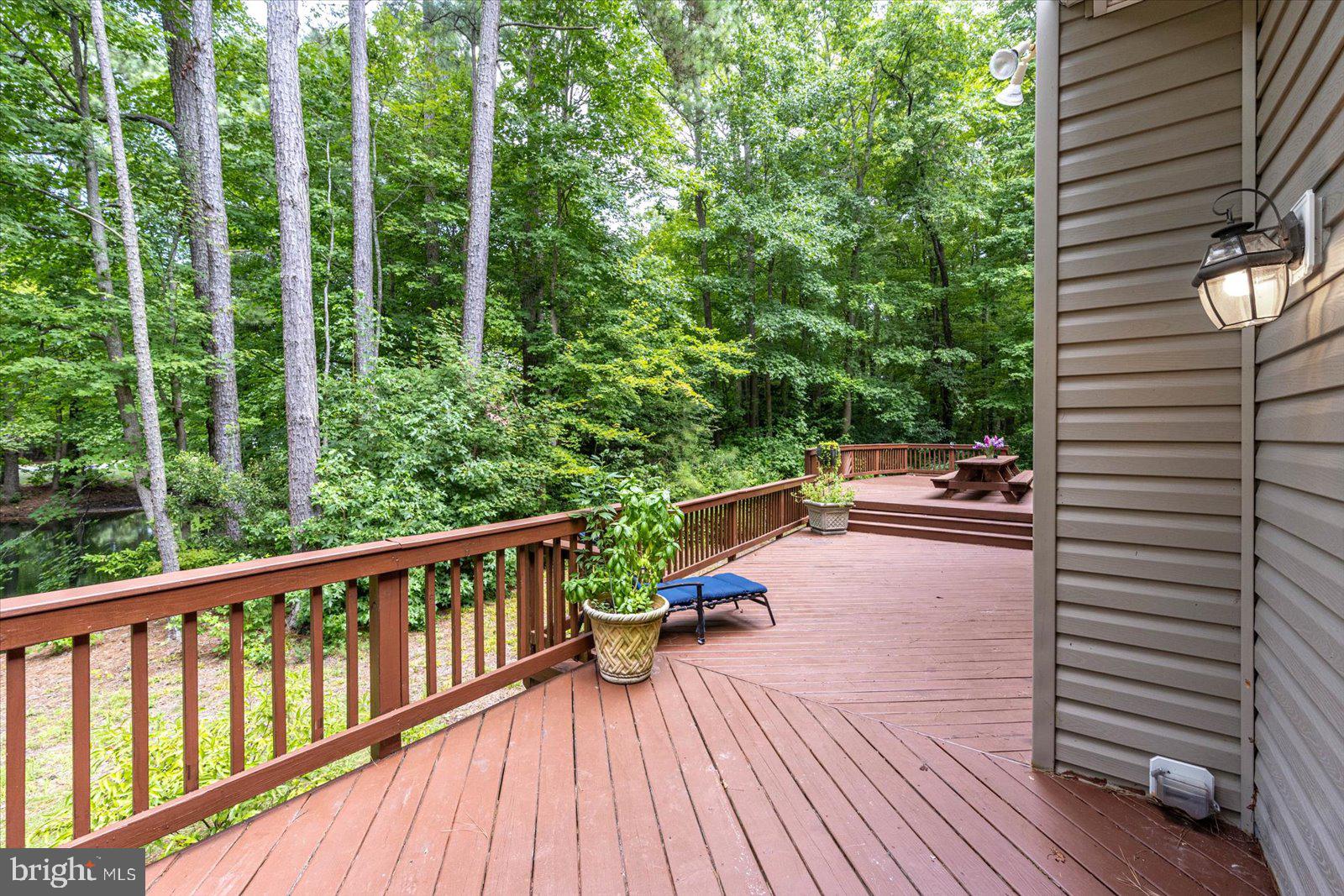 WHISPERING WOODS - Residential