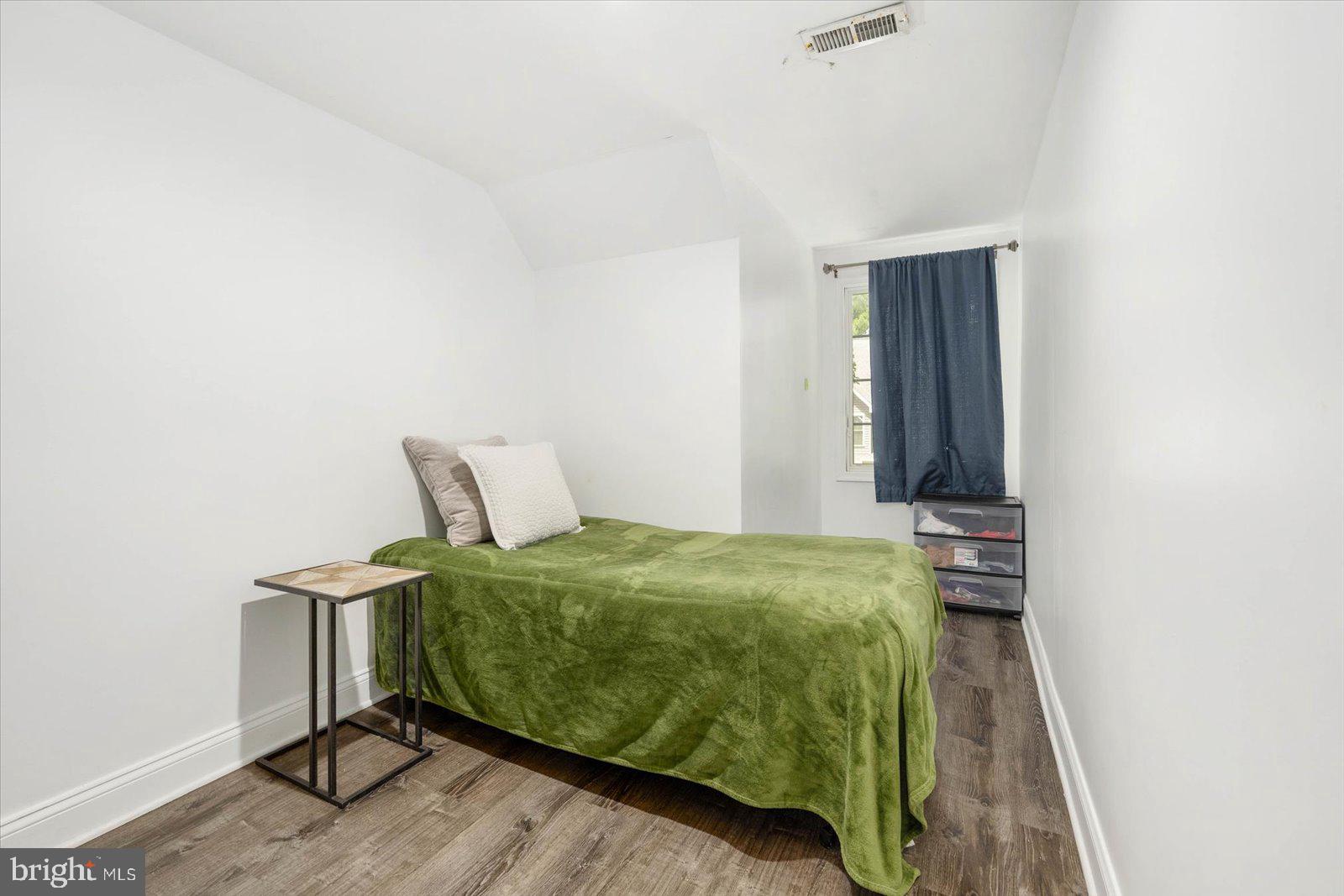 WHISPERING WOODS - Residential