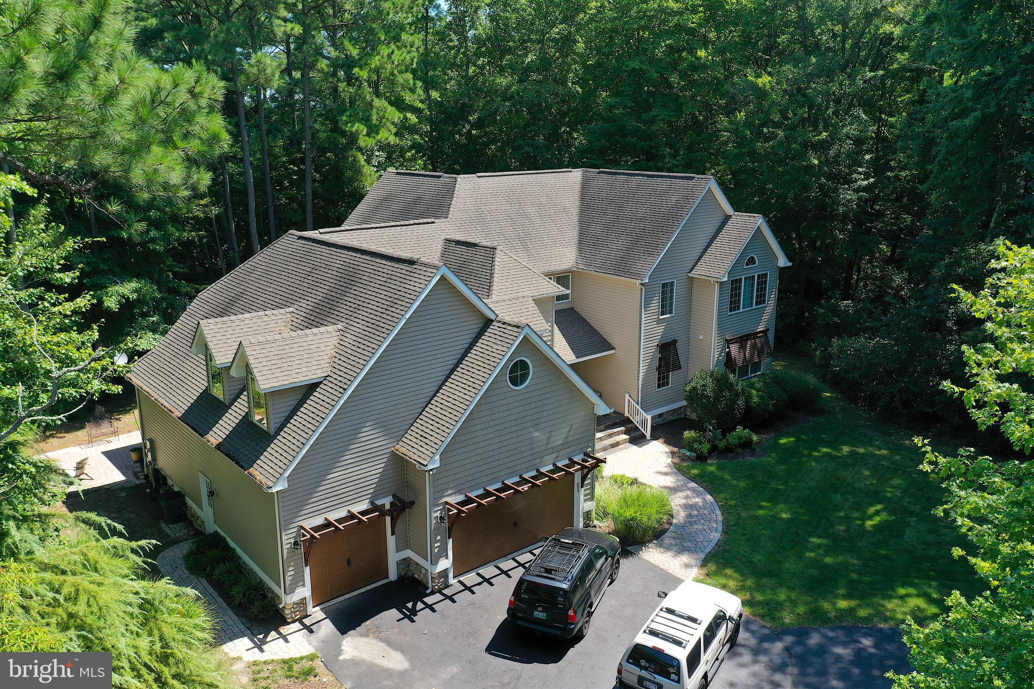 WHISPERING WOODS - Residential