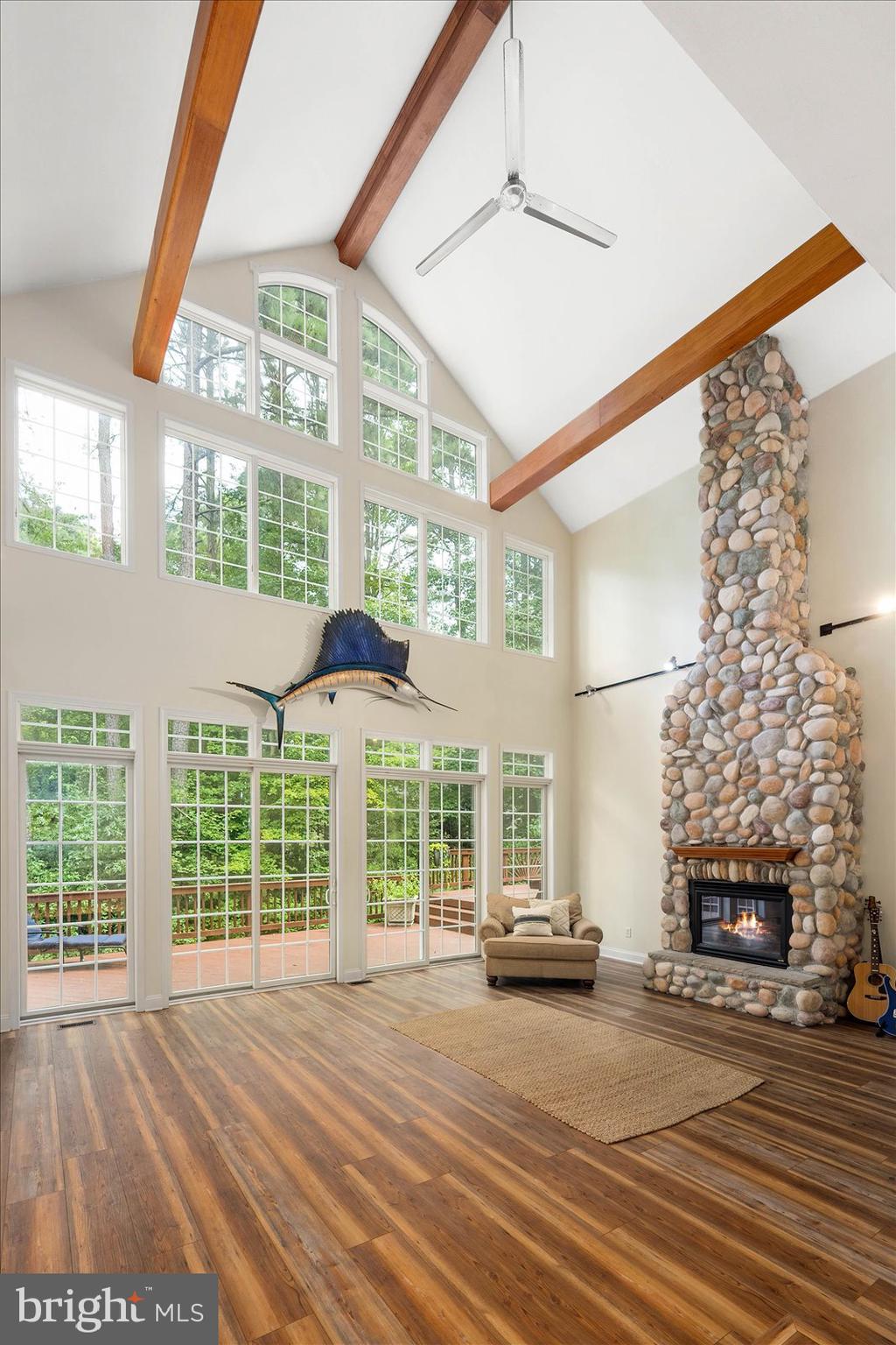 WHISPERING WOODS - Residential