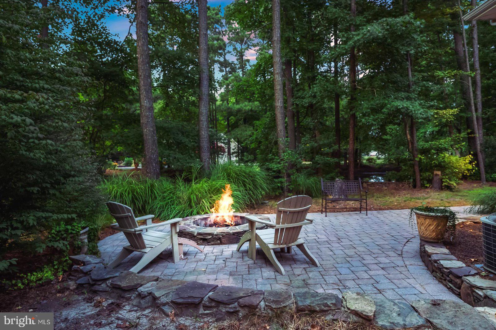 WHISPERING WOODS - Residential