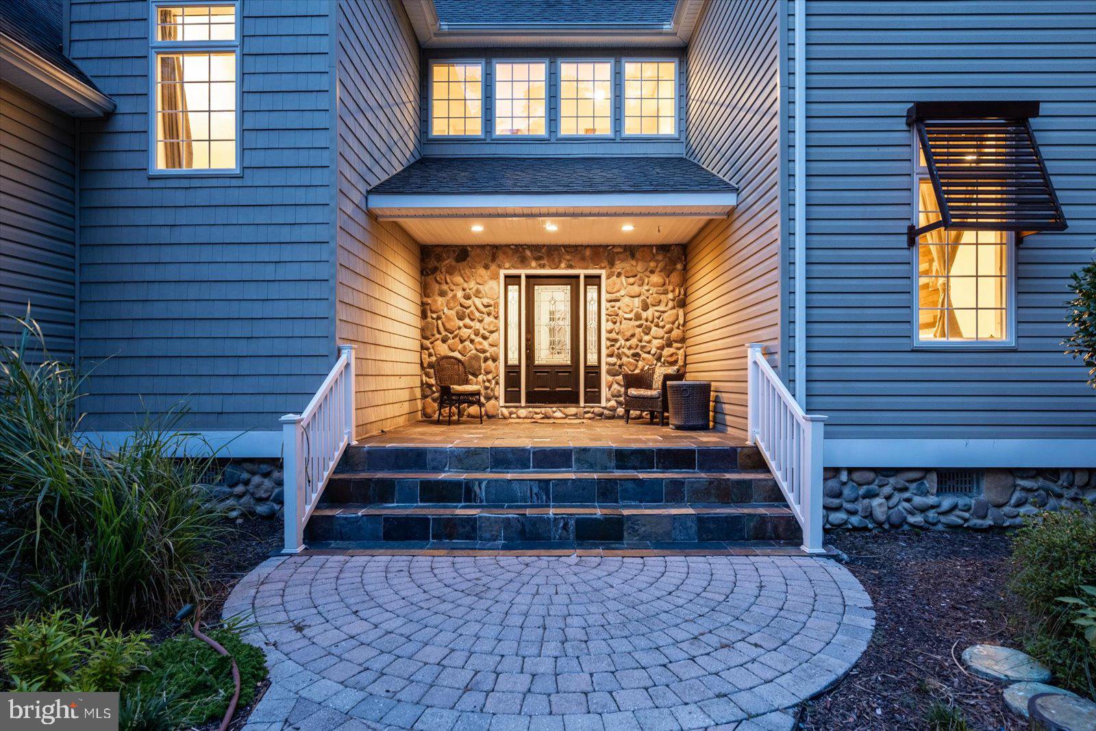 WHISPERING WOODS - Residential