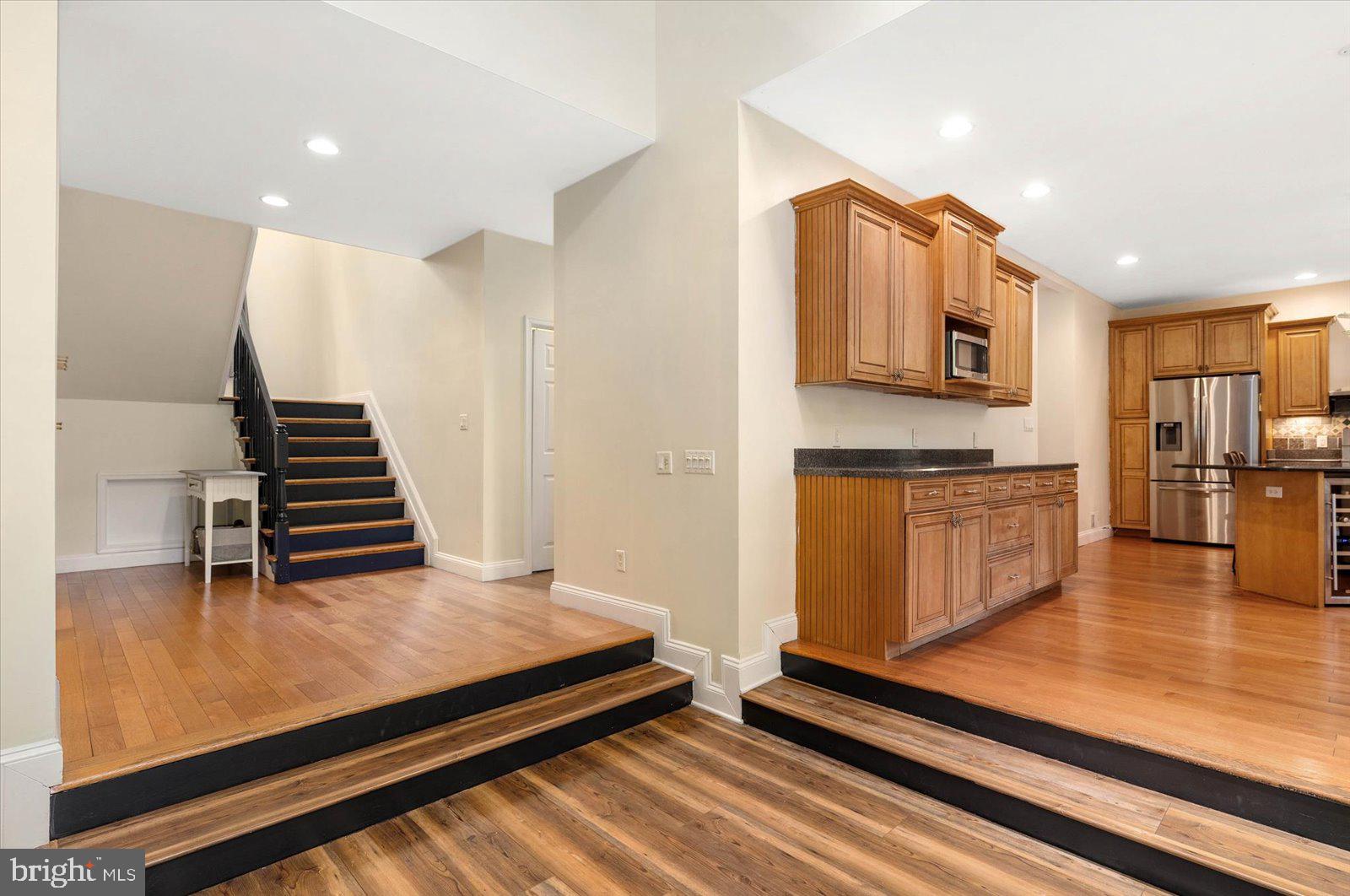 WHISPERING WOODS - Residential