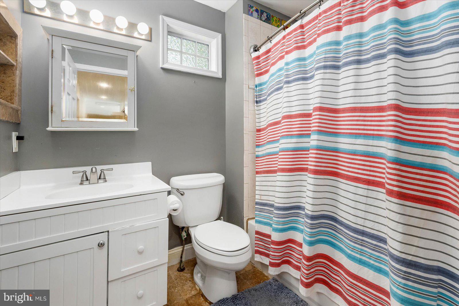 WHISPERING WOODS - Residential