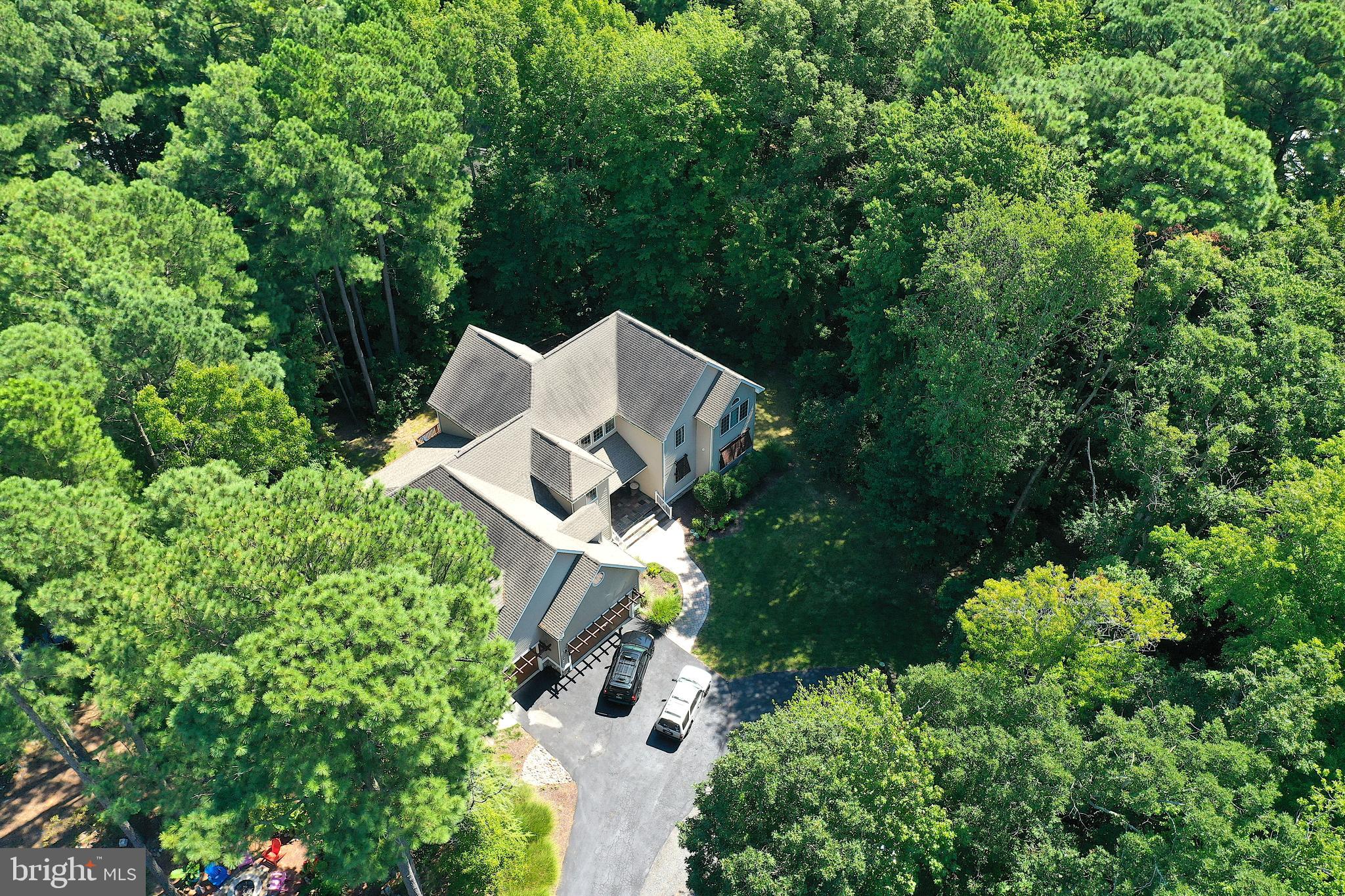 WHISPERING WOODS - Residential