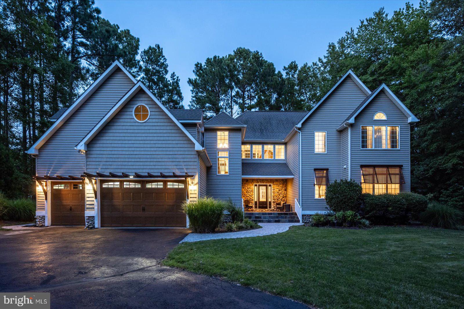 WHISPERING WOODS - Residential