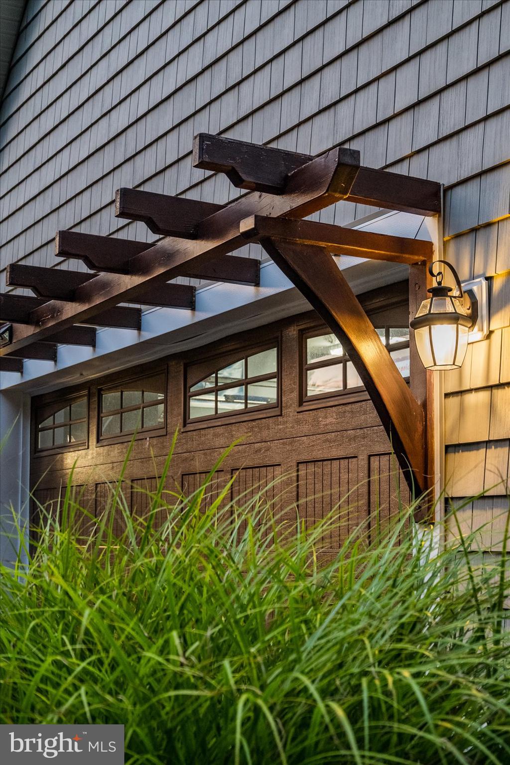 WHISPERING WOODS - Residential