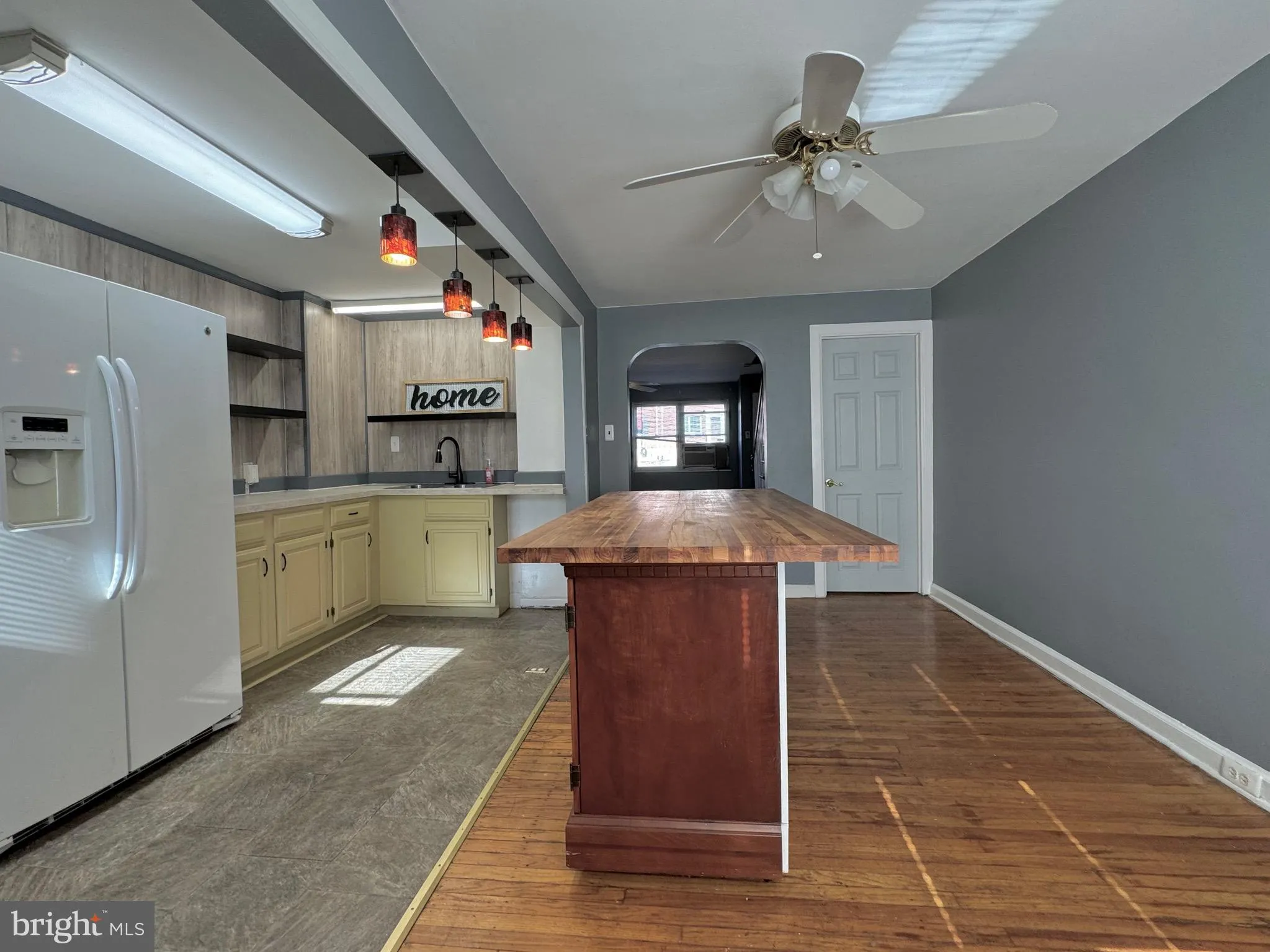 Wilmington, Delaware 19802, United States, 3 Bedrooms Bedrooms, ,1 BathroomBathrooms,Residential,Contingent,19692