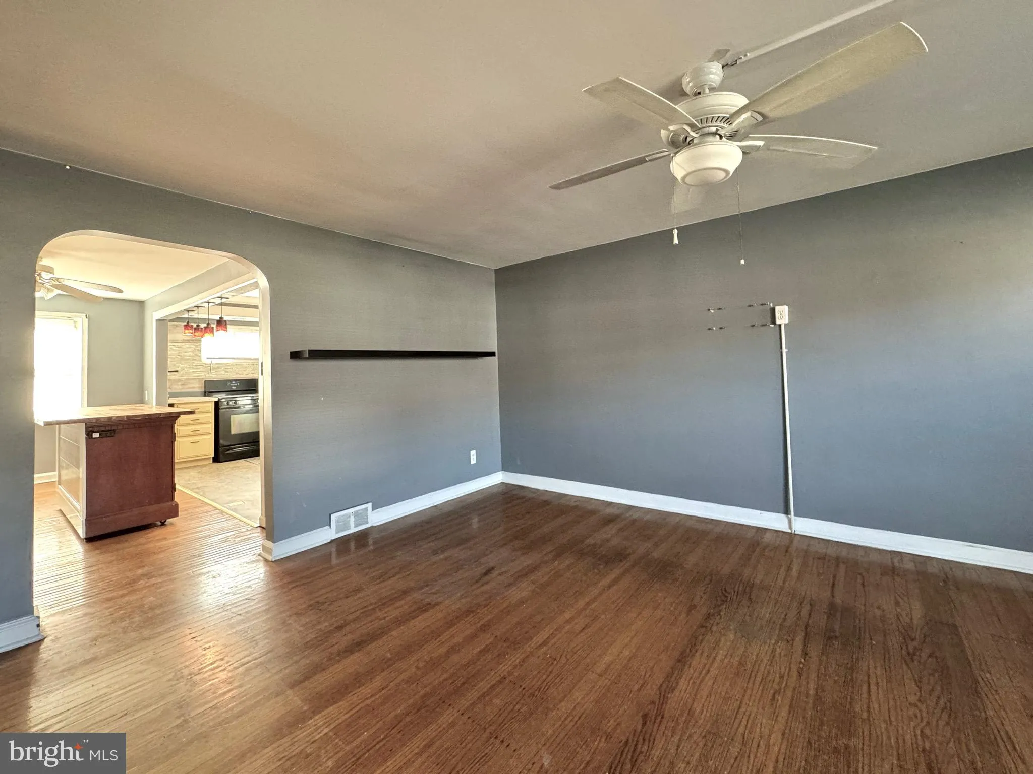 Wilmington, Delaware 19802, United States, 3 Bedrooms Bedrooms, ,1 BathroomBathrooms,Residential,Contingent,19692