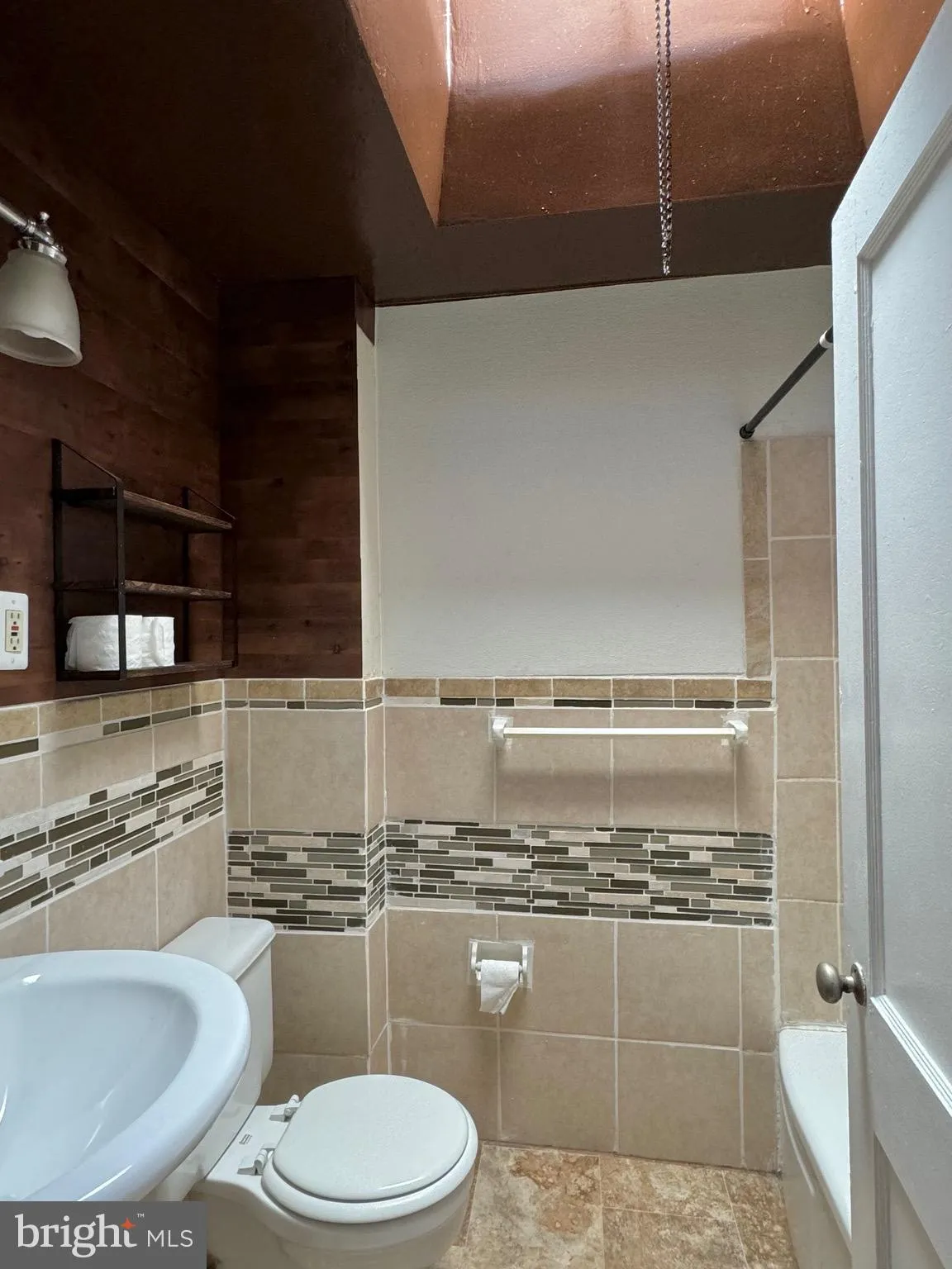 Wilmington, Delaware 19802, United States, 3 Bedrooms Bedrooms, ,1 BathroomBathrooms,Residential,Contingent,19692