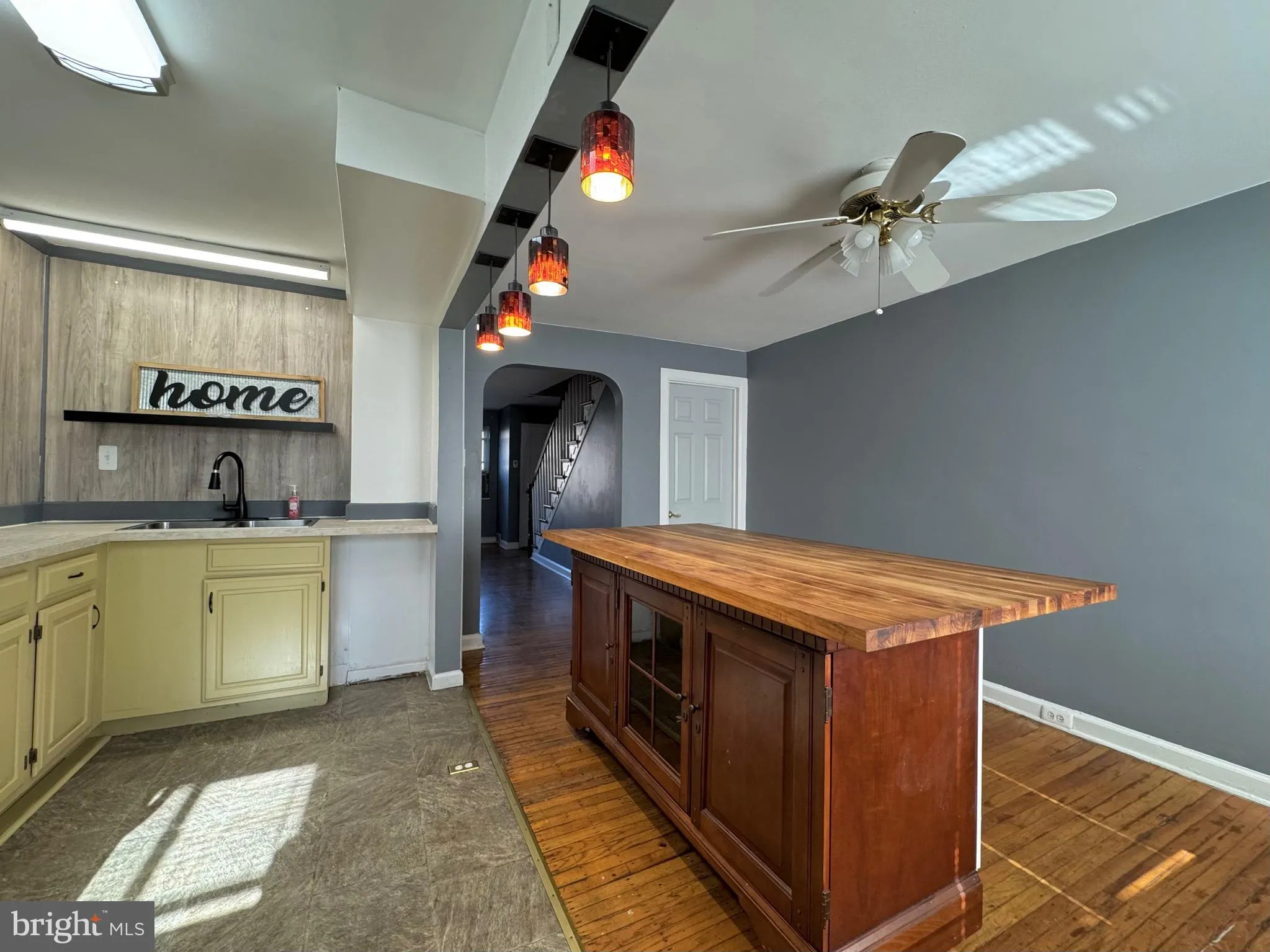 Wilmington, Delaware 19802, United States, 3 Bedrooms Bedrooms, ,1 BathroomBathrooms,Residential,Contingent,19692