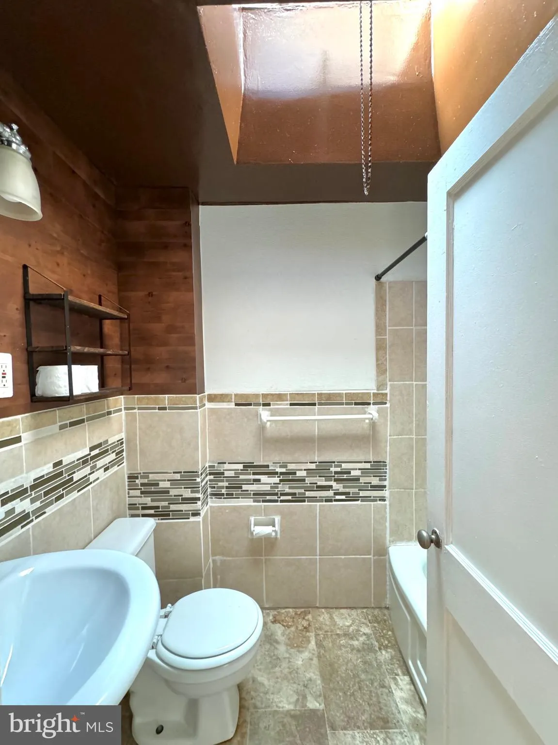 Wilmington, Delaware 19802, United States, 3 Bedrooms Bedrooms, ,1 BathroomBathrooms,Residential,Contingent,19692