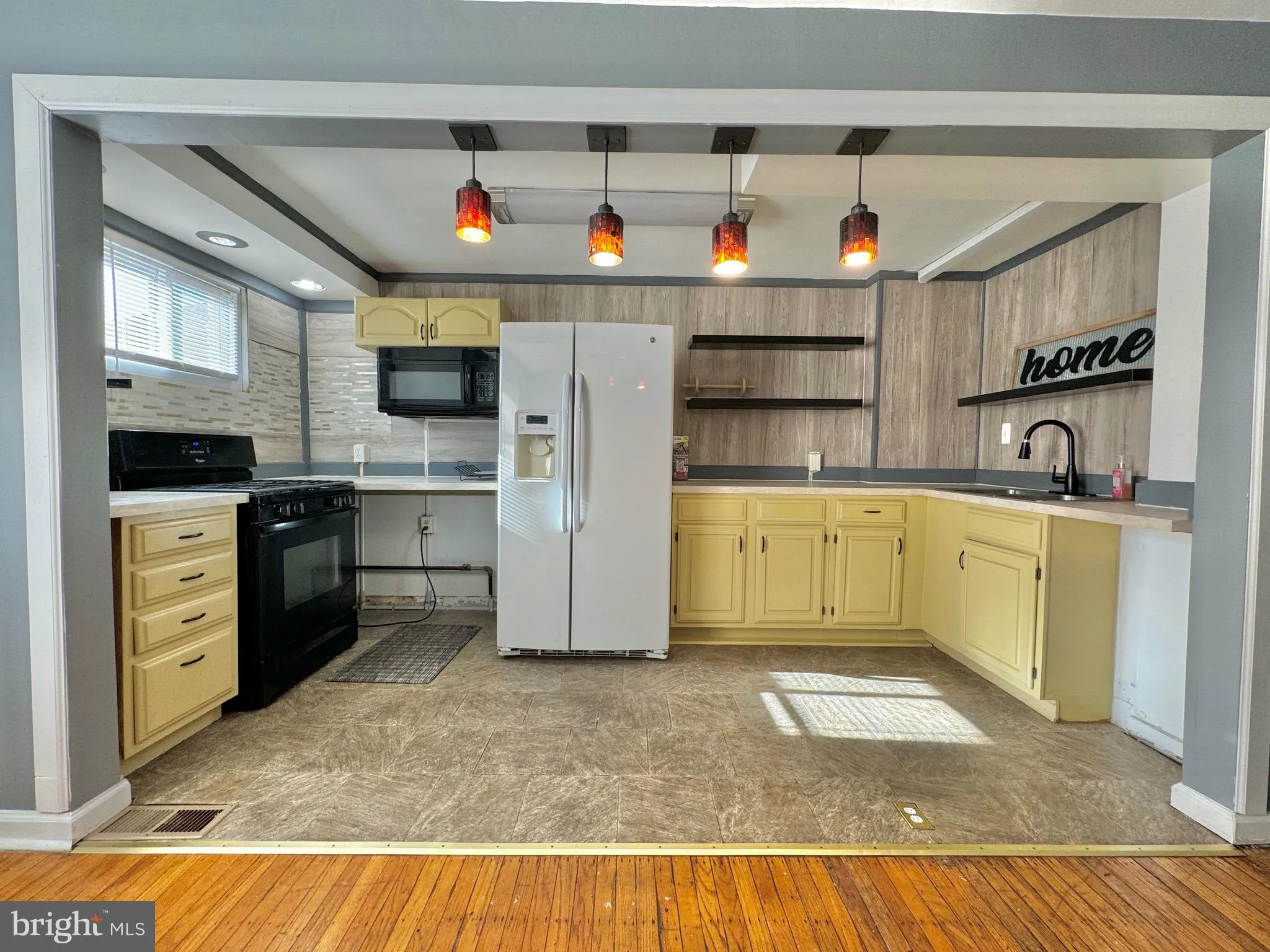 Wilmington, Delaware 19802, United States, 3 Bedrooms Bedrooms, ,1 BathroomBathrooms,Residential,Contingent,19692