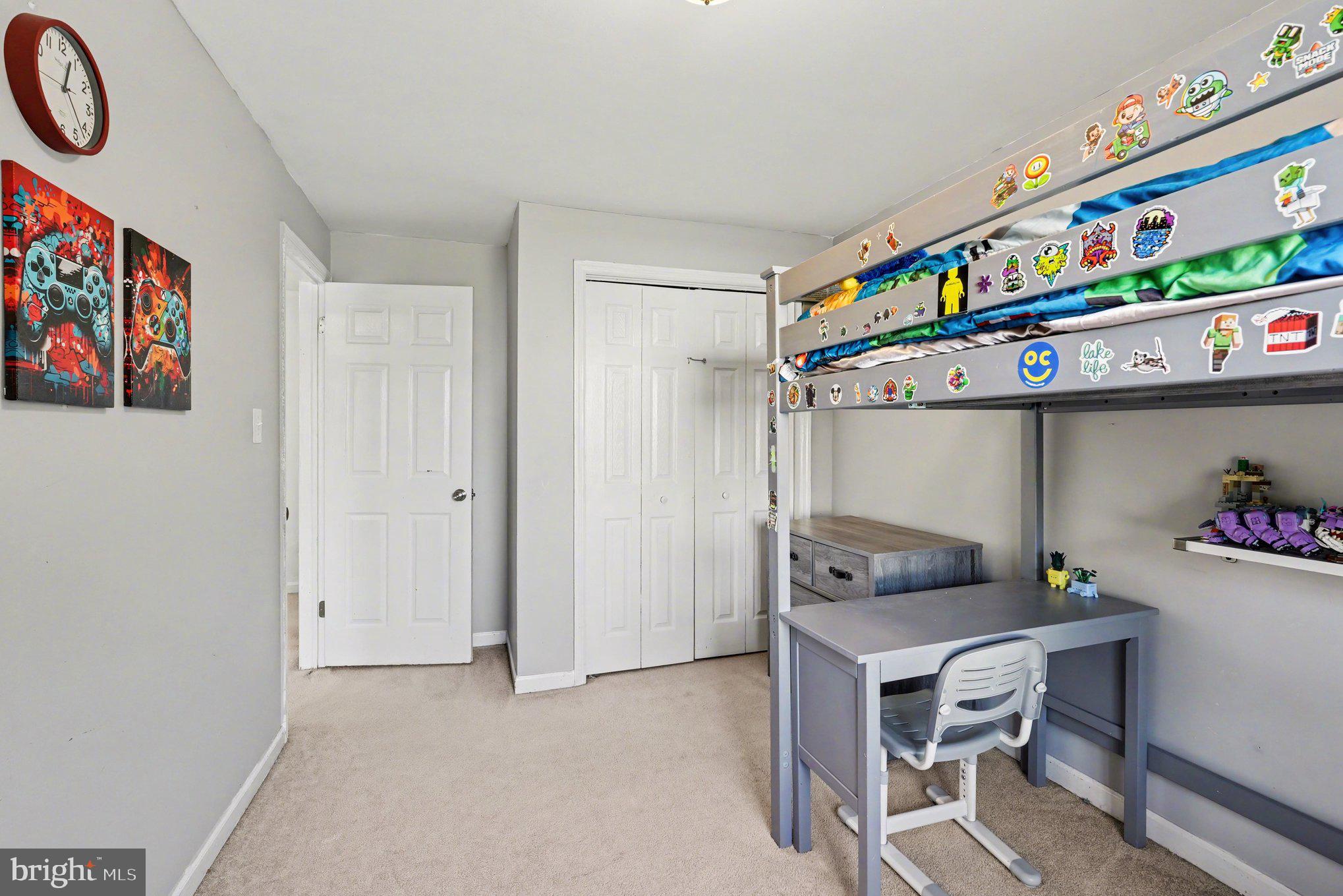 TOWN & COUNTRY TOWNHOUSES - Residential