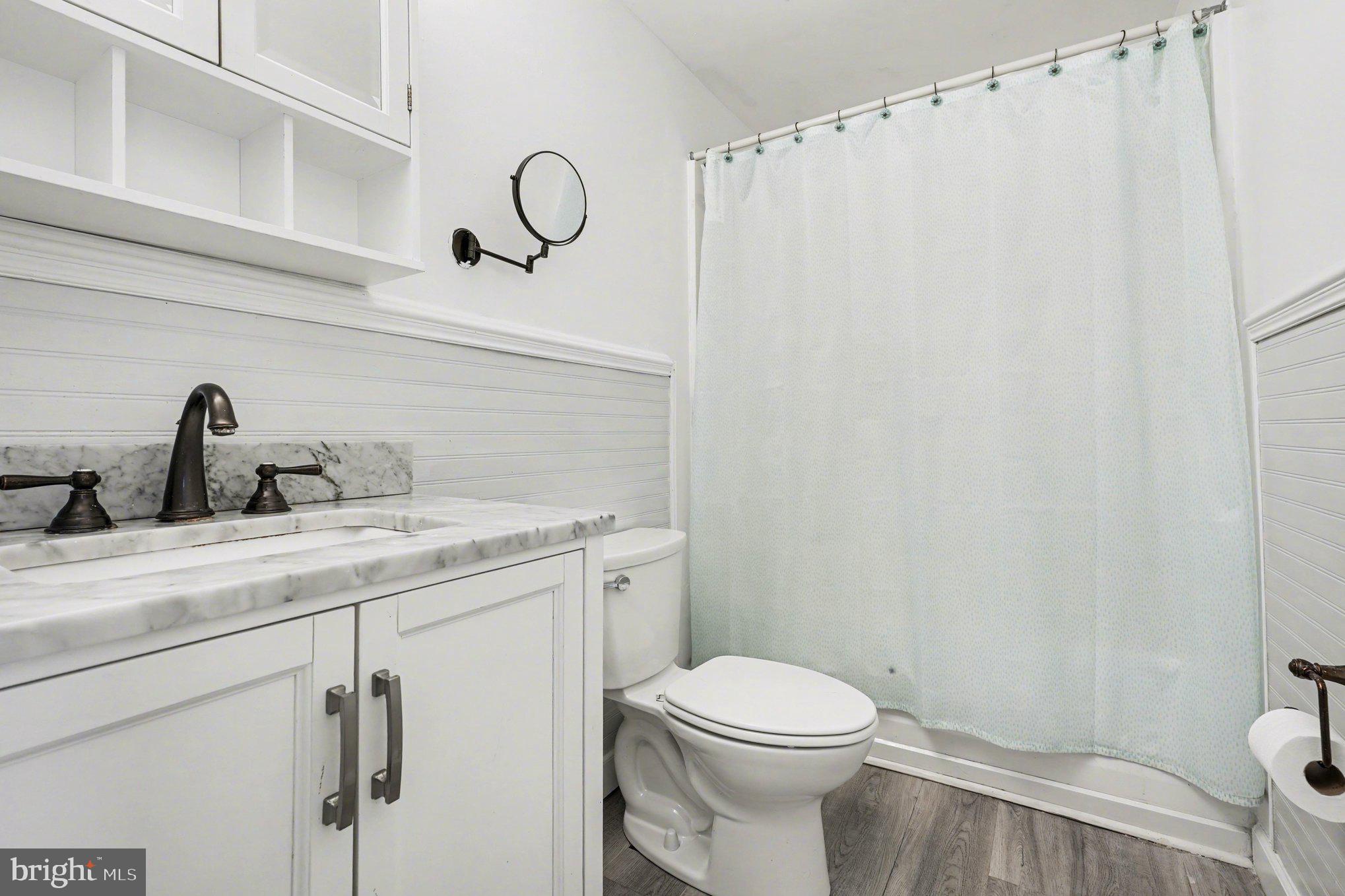 TOWN & COUNTRY TOWNHOUSES - Residential