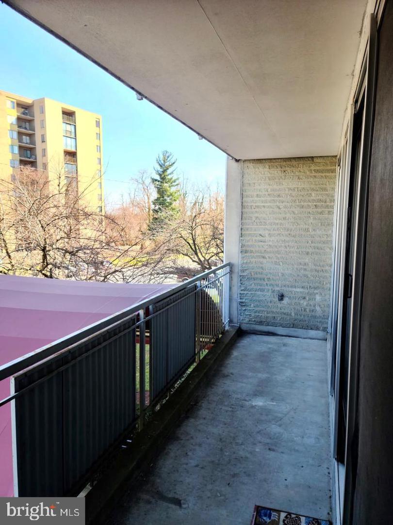 PRESIDENTIAL PARK - Residential Lease