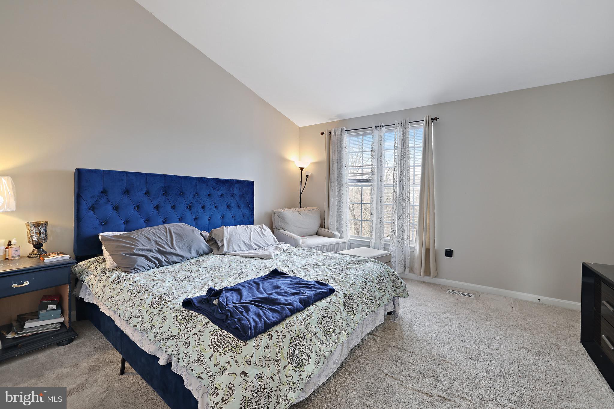 SEVEN OAKS - Residential