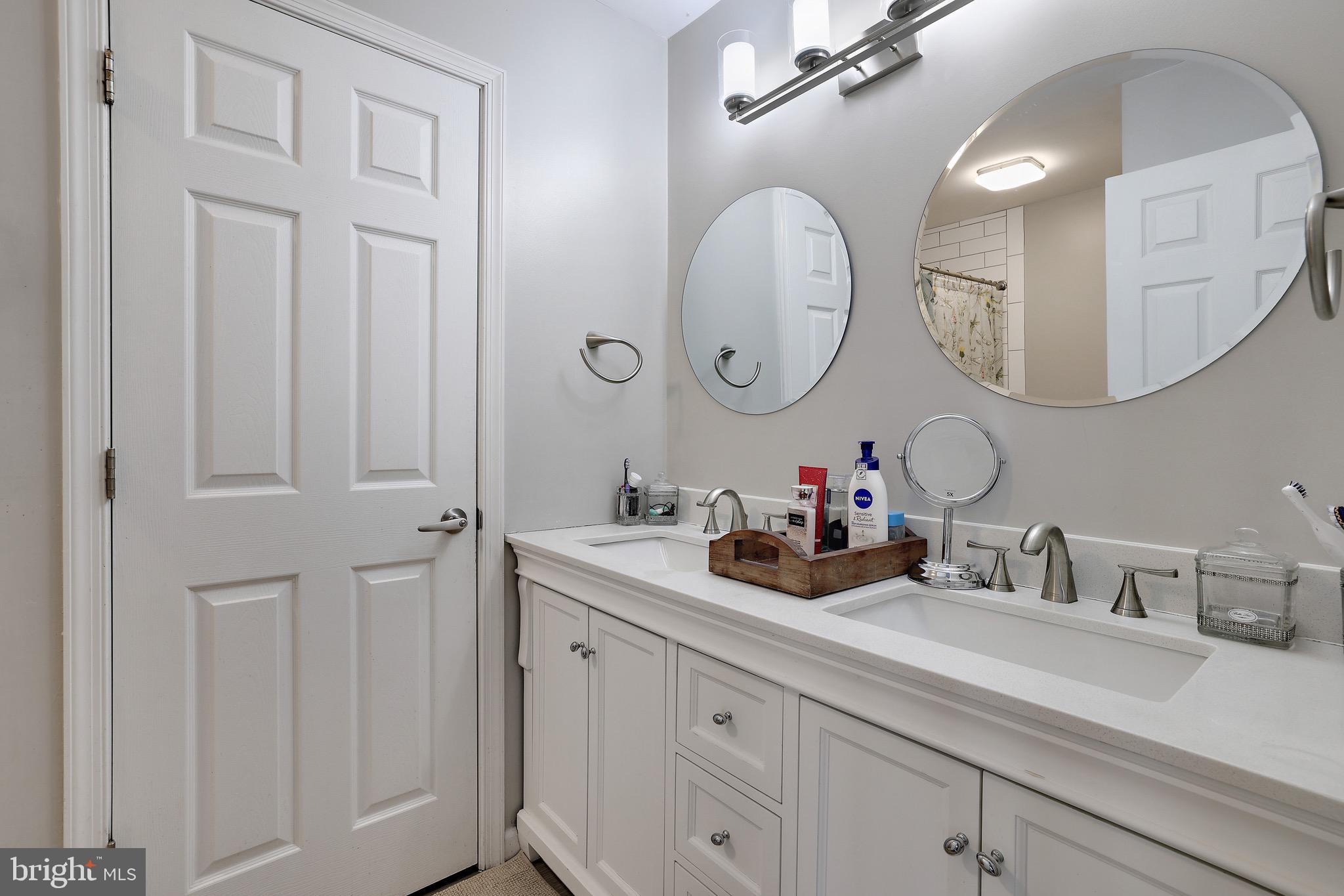 SEVEN OAKS - Residential