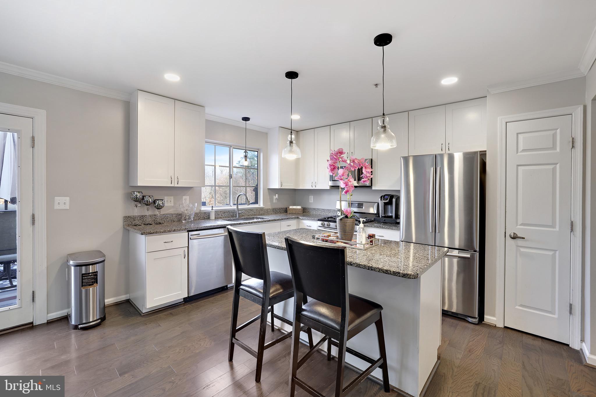 SEVEN OAKS - Residential