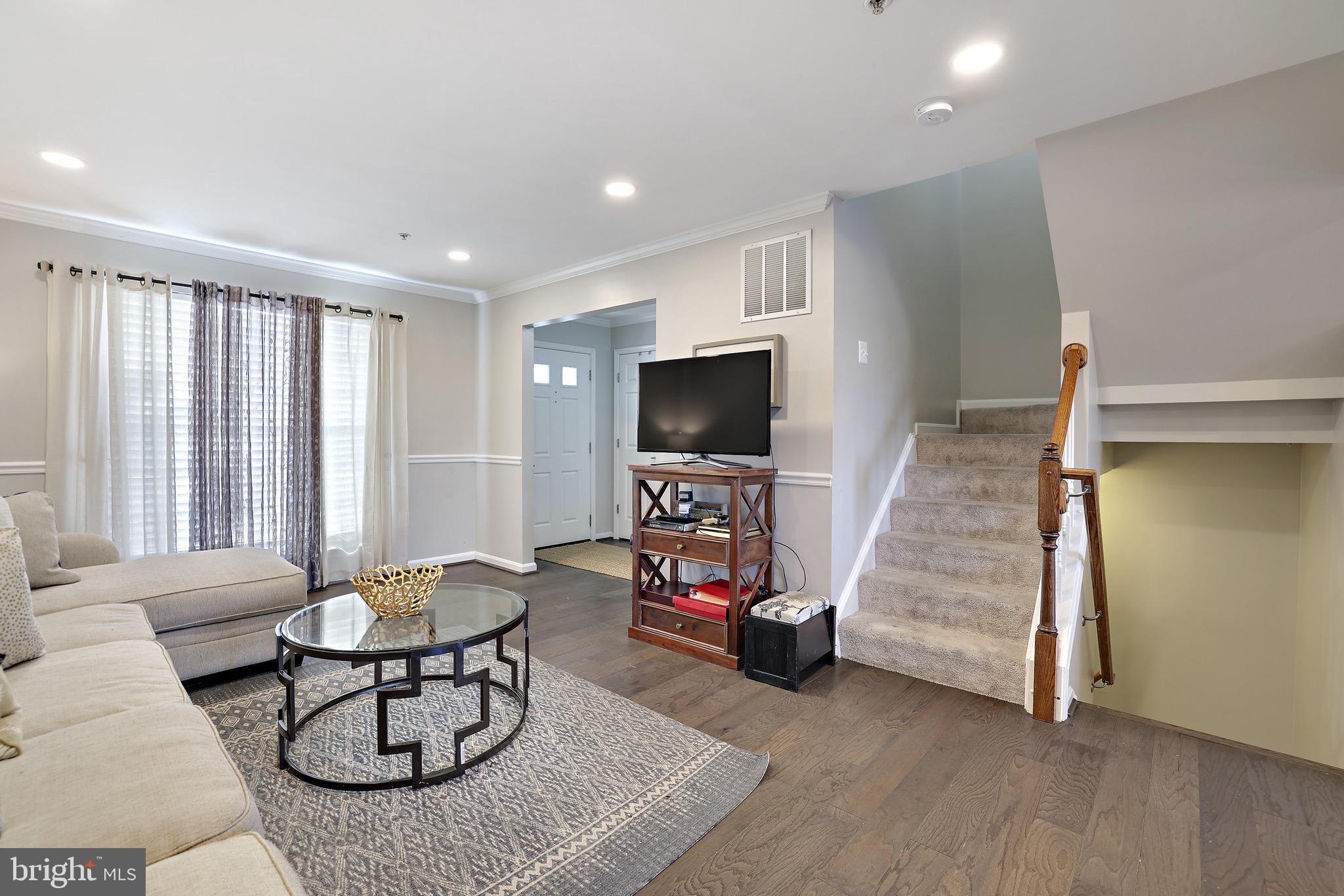 SEVEN OAKS - Residential