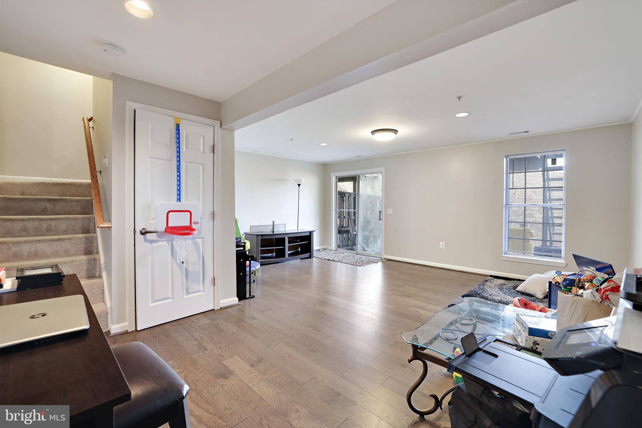 SEVEN OAKS - Residential