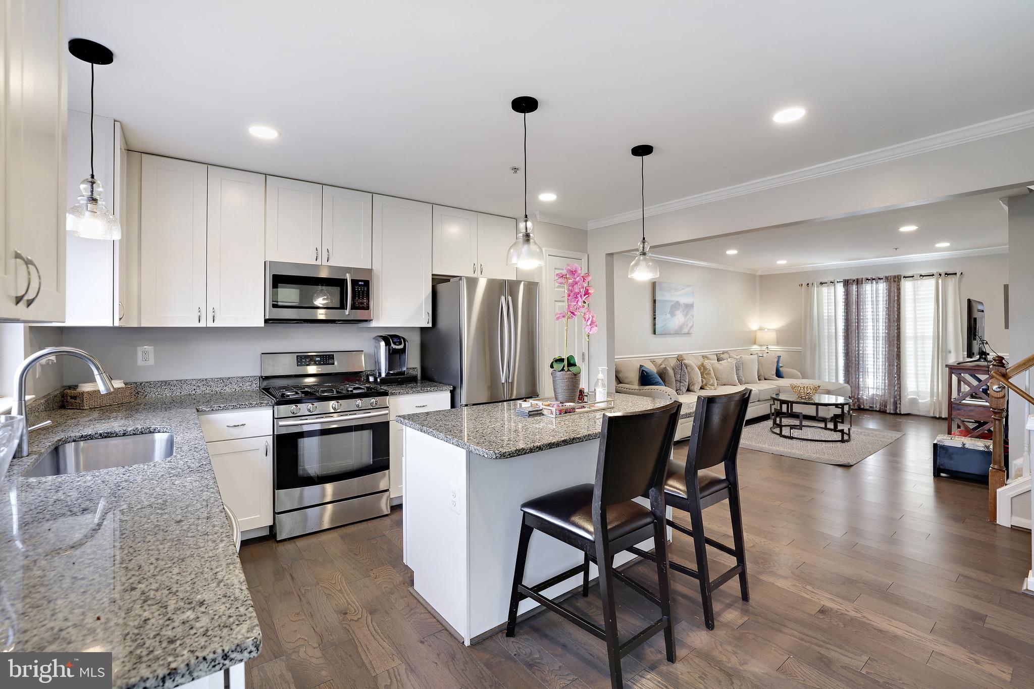 SEVEN OAKS - Residential