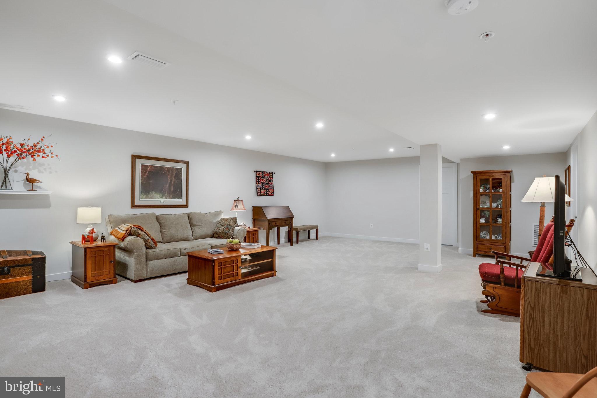 WOODBOURNE MANOR - Residential