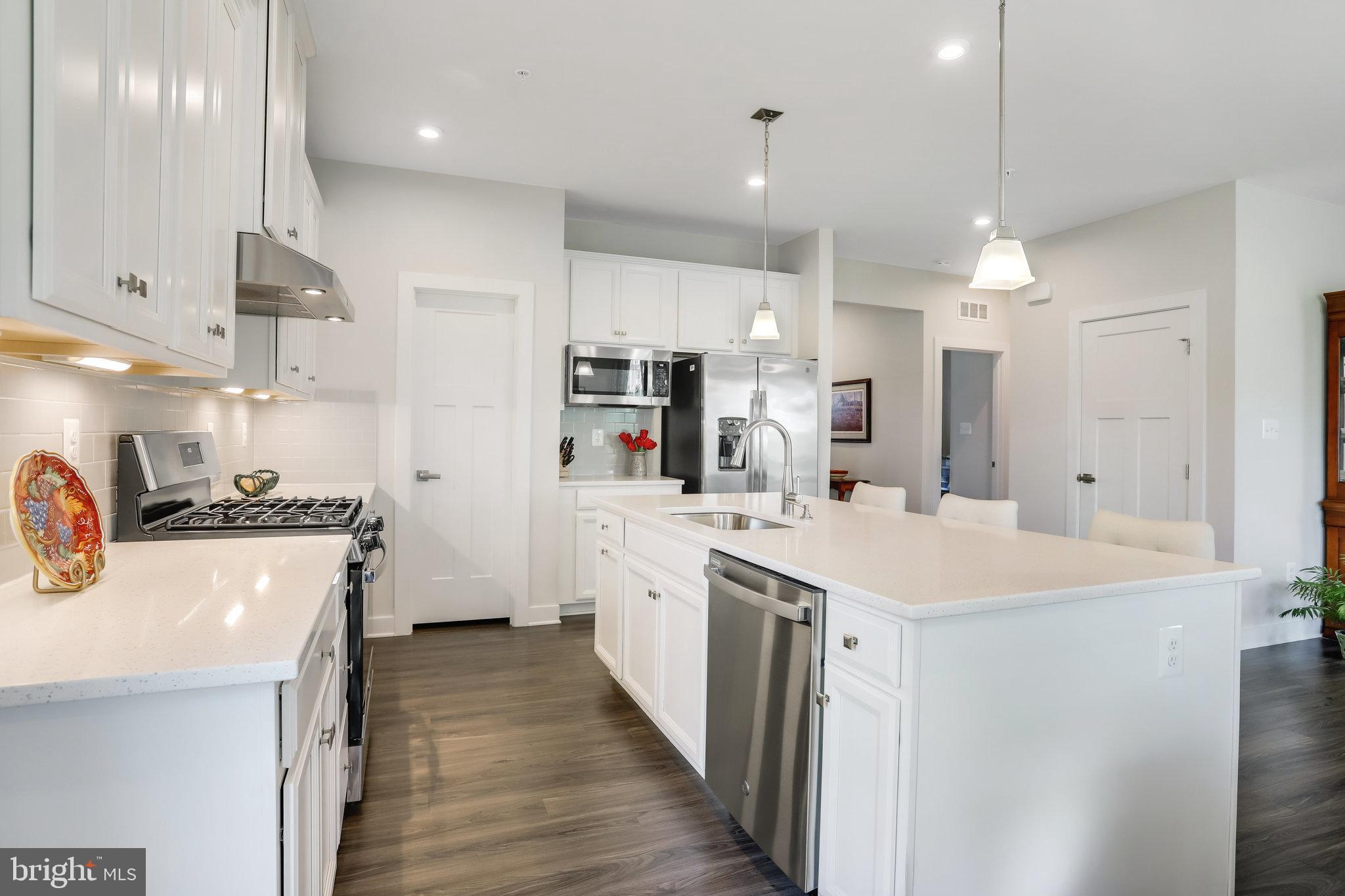 WOODBOURNE MANOR - Residential