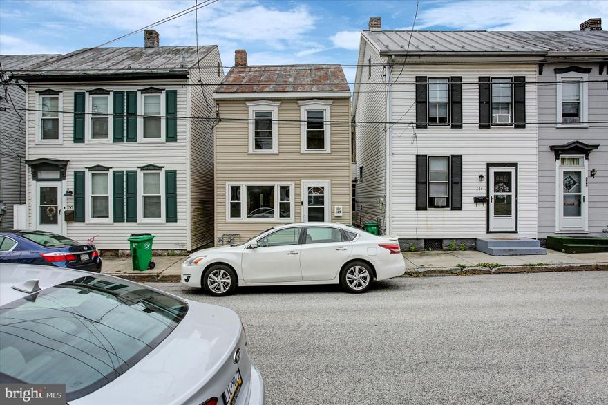 Check out this charming townhome in a prime location in Carlisle, ready for its next owner! Featuring 2 bedrooms and 1 full bathroom, this home offers comfort and convenience. The updated kitchen comes complete with appliances, and the washer and dryer are also included for added ease. Whether you're searching for an investment property or your next place to call home, this townhome could be the perfect fit!