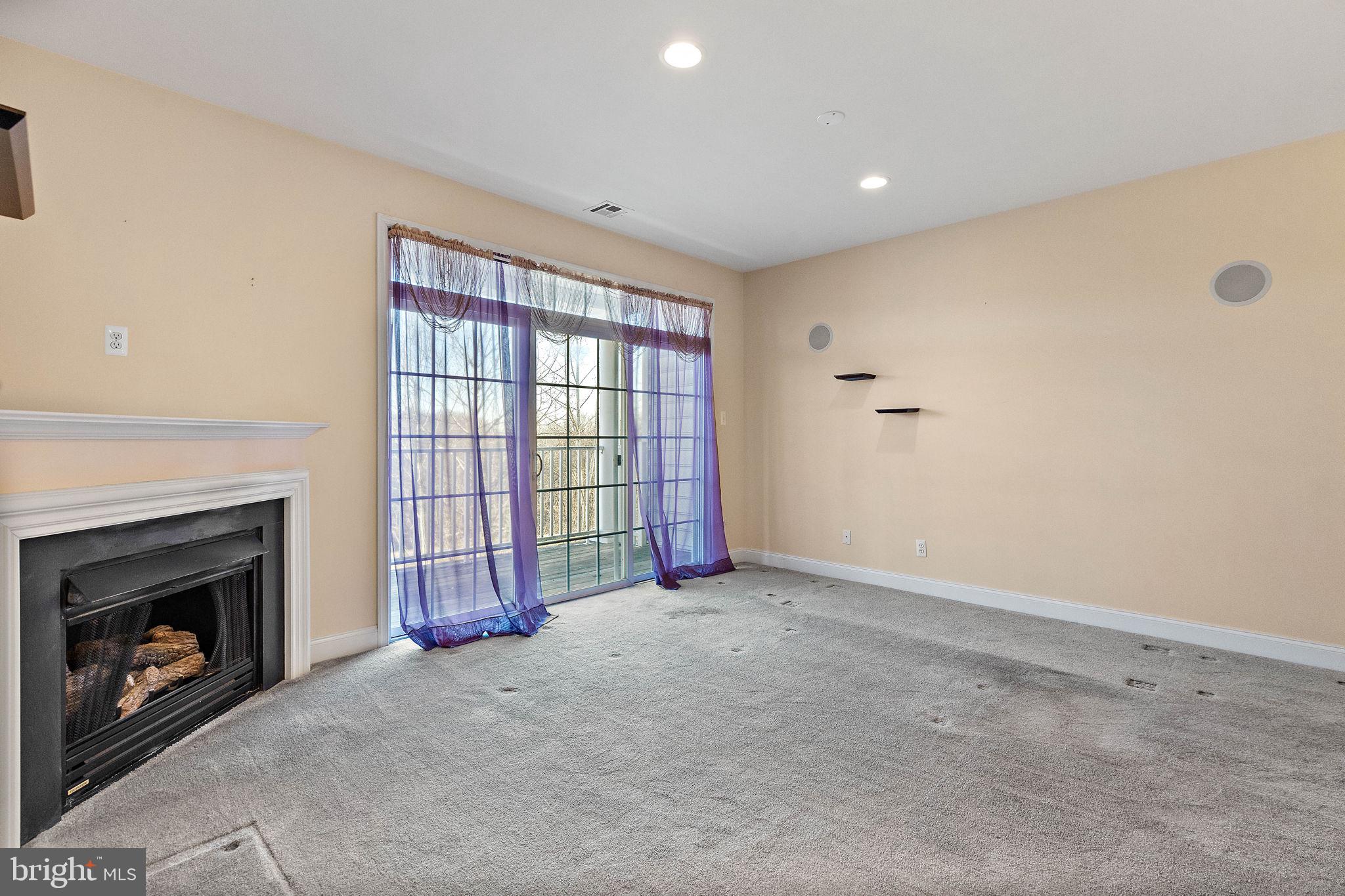 VICTORIA GARDENS - Residential