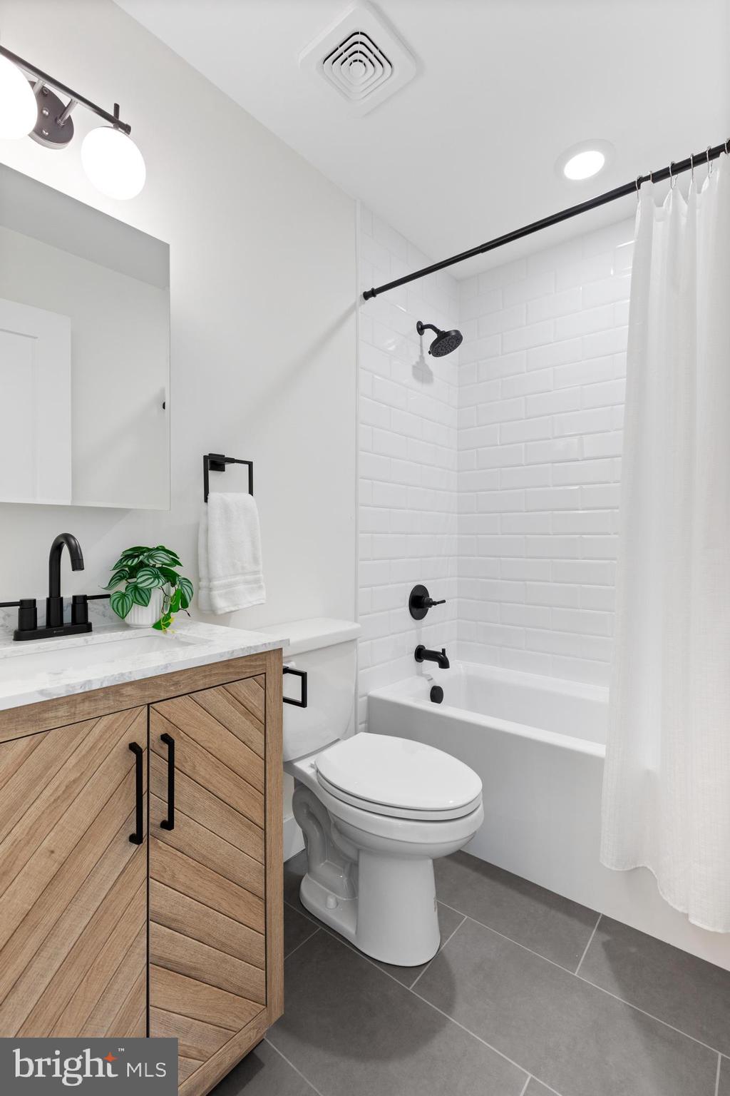 DOYLESTOWN BORO - Residential