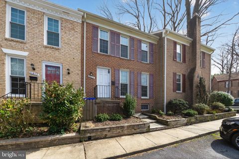 Photo of 11315 Palisades Court, KENSINGTON, MD 20895 (MLS # MDMC2219054)