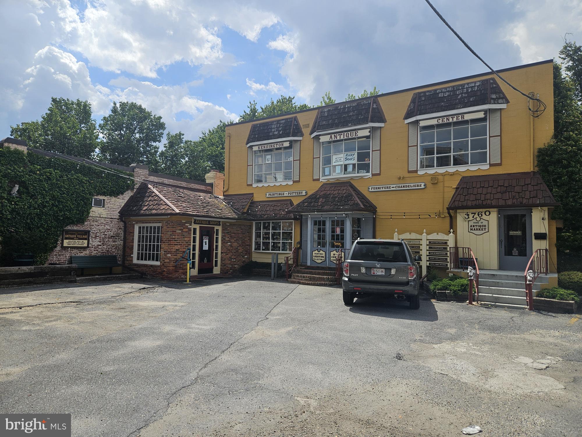 ROCK CREEK PALISADES - Residential