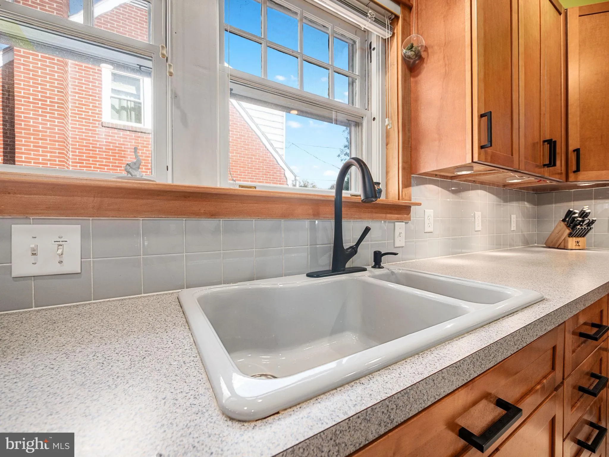 Allentown, Pennsylvania 18104, United States, 4 Bedrooms Bedrooms, ,2 BathroomsBathrooms,Residential,Coming Soon,221184